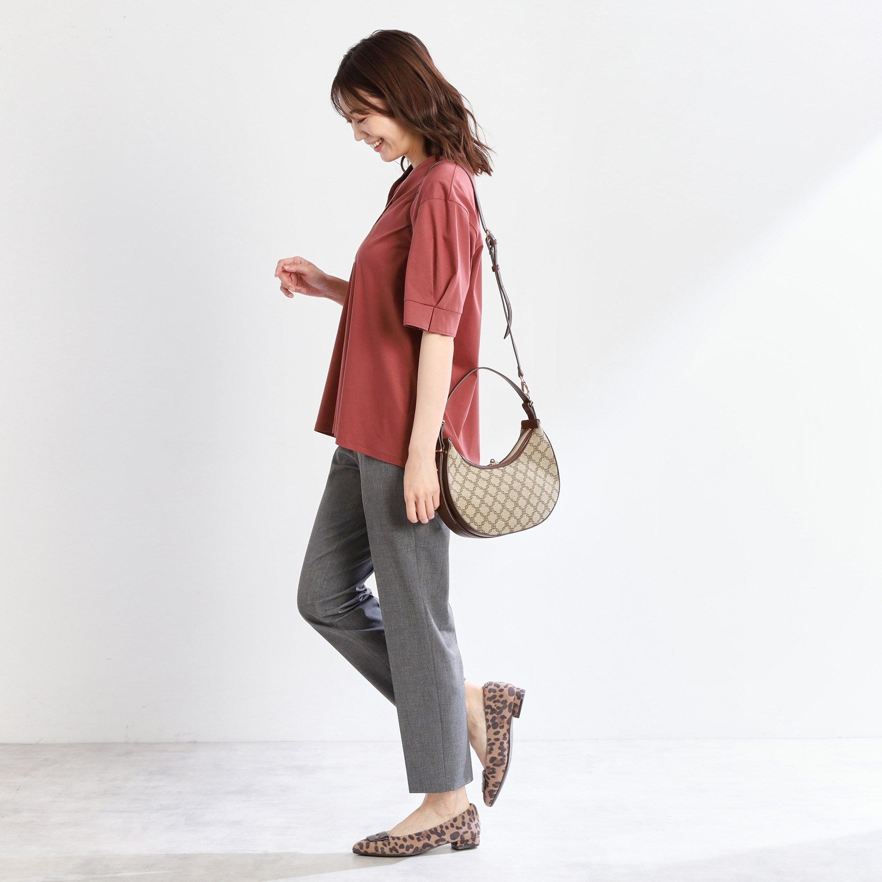 リフレクト Reflect 【収納力◎／ショルダー付き】ジャカードワンショルダーバッグ （キャメルブラウン(441)） キャメルブラウン(441)