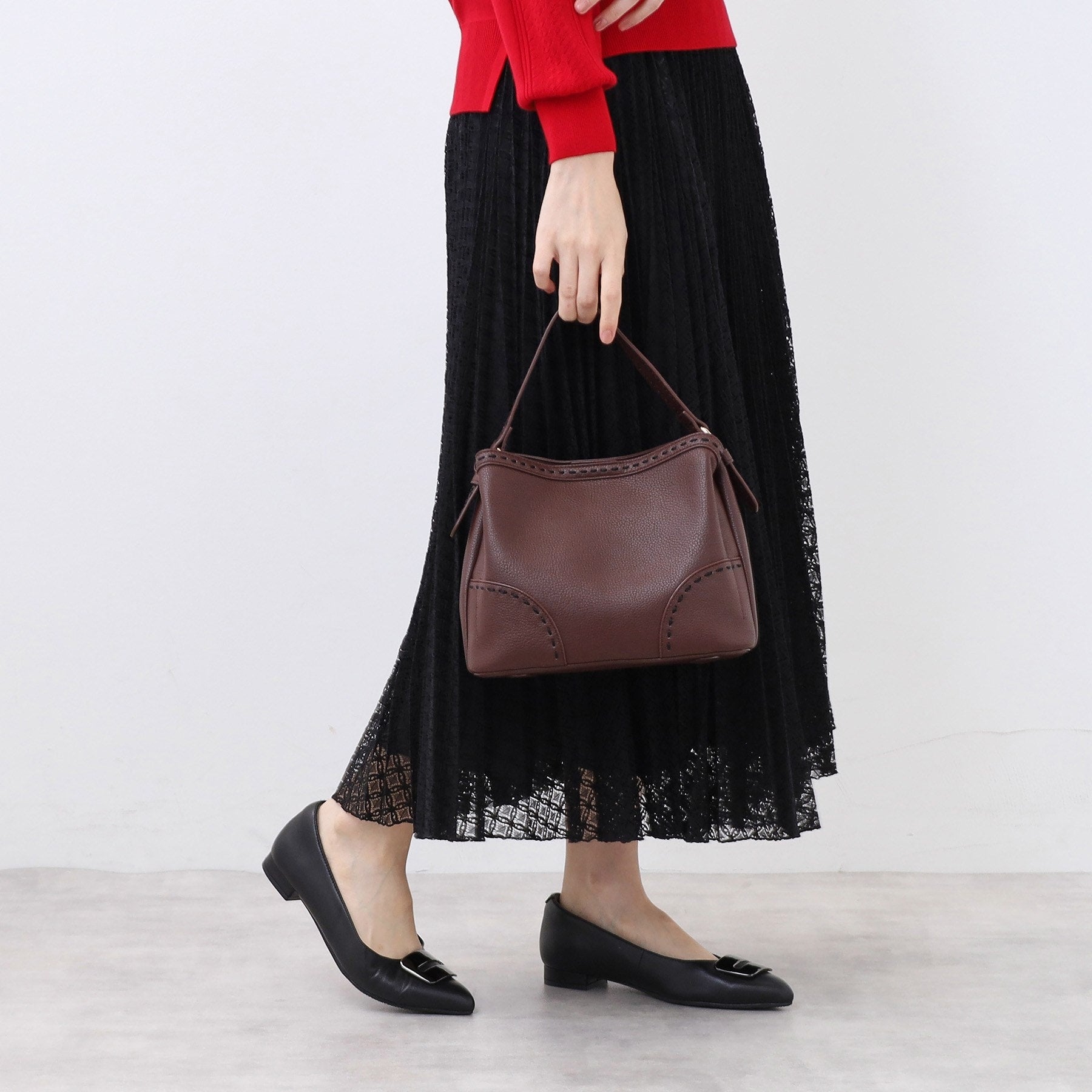 リフレクト Reflect 【収納力◎／付属ストラップあり】バイカラーステッチバッグ （ライトベージュ(051)） ライトベージュ(051)