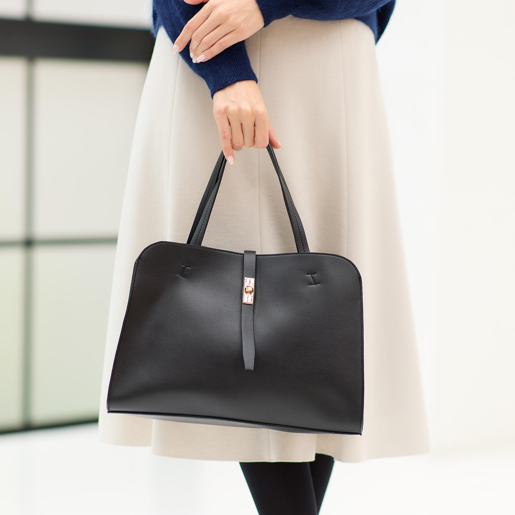 リフレクト Reflect 【A4ファイル・PC収納可◎】合皮ボストンバッグ （ブラック(019)） ブラック(019)