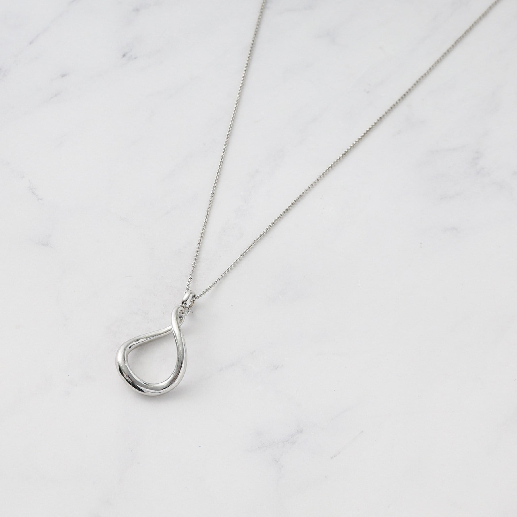 リフレクト Reflect 【どんなスタイルにも合わせやすい◎】ねじりデザインメタルネックレス （シルバー(006)） シルバー(006)