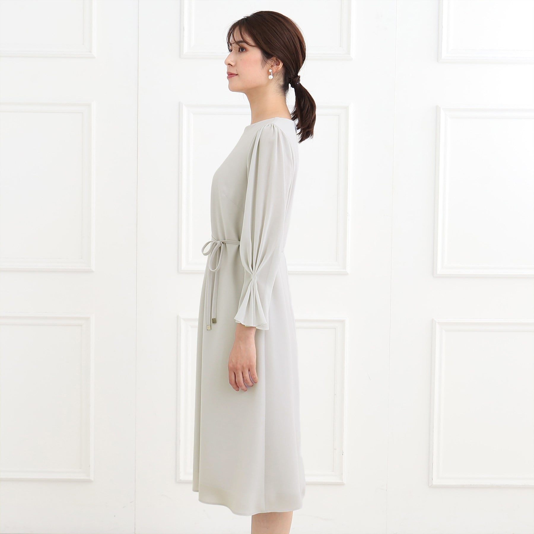 リフレクト Reflect 【フォーマル／入卒／ママスーツ／洗える】スリーブデザインジョーゼットワンピース （ライトグレー(011)） ライトグレー(011)