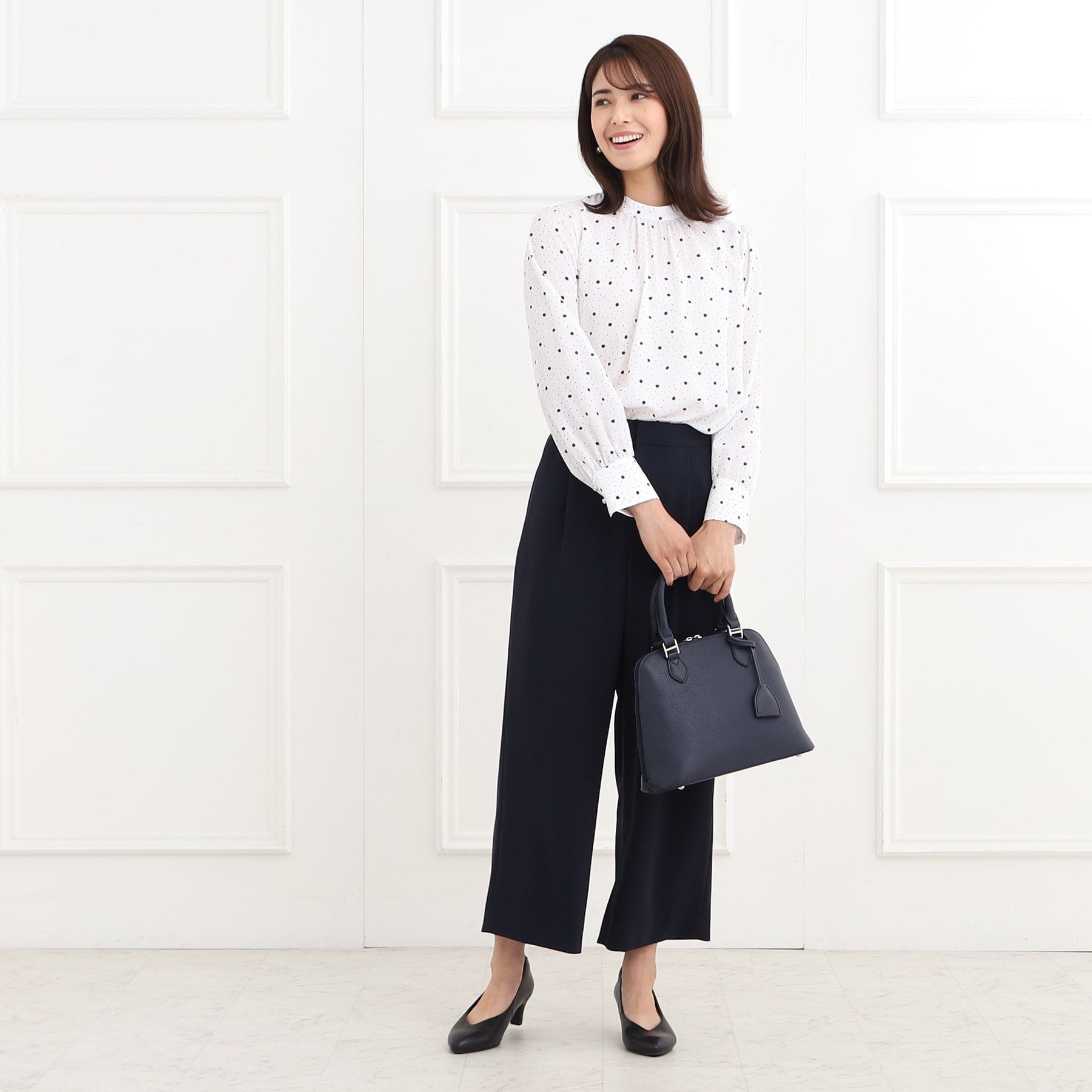 リフレクト Reflect 【フォーマル／入卒／ママスーツ／マシンウォッシュ可】ドットプリントブラウス （オフホワイト(103)） オフホワイト(103)