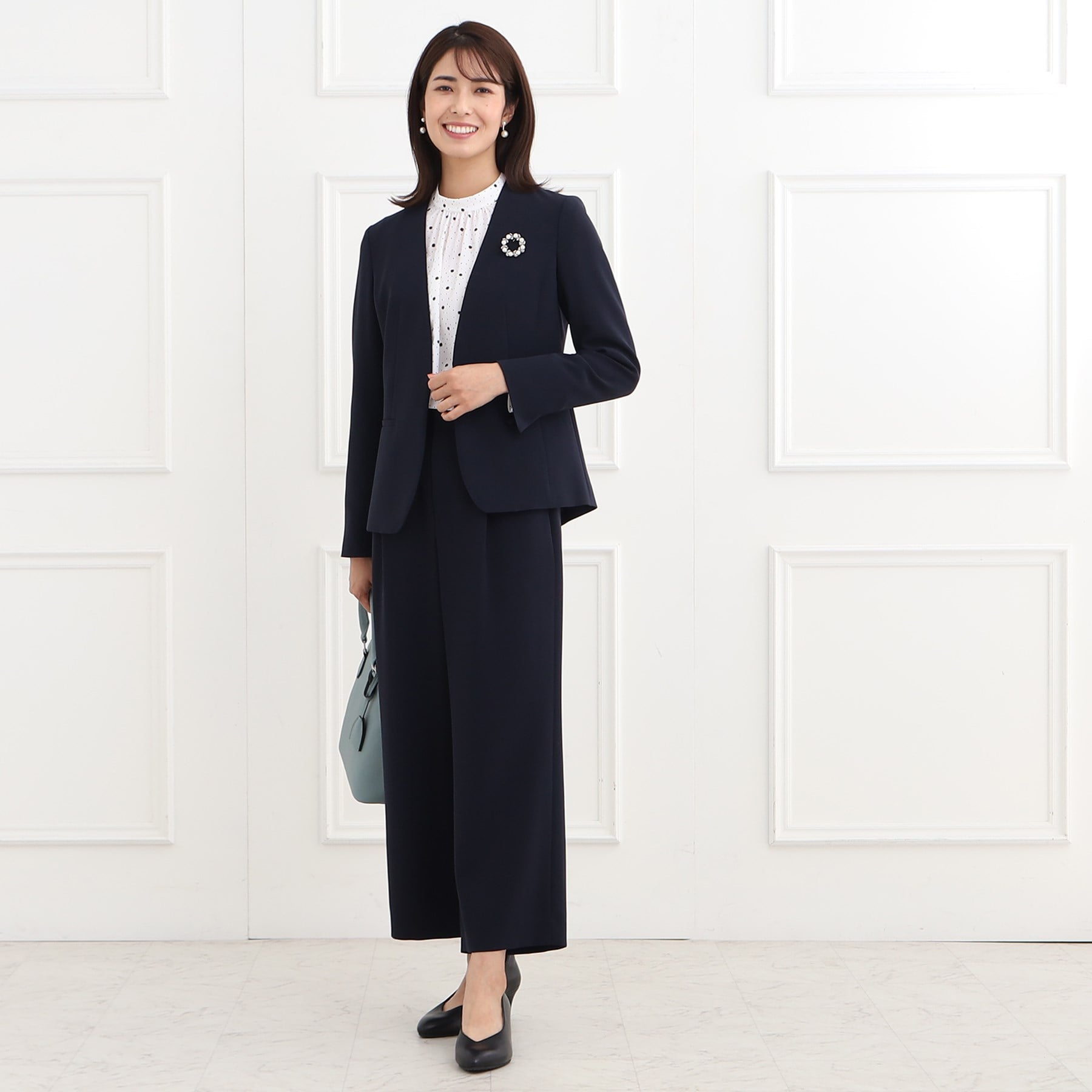 リフレクト Reflect 【フォーマル／入卒／ママスーツ／マシンウォッシュ可】ドットプリントブラウス （オフホワイト(103)） オフホワイト(103)