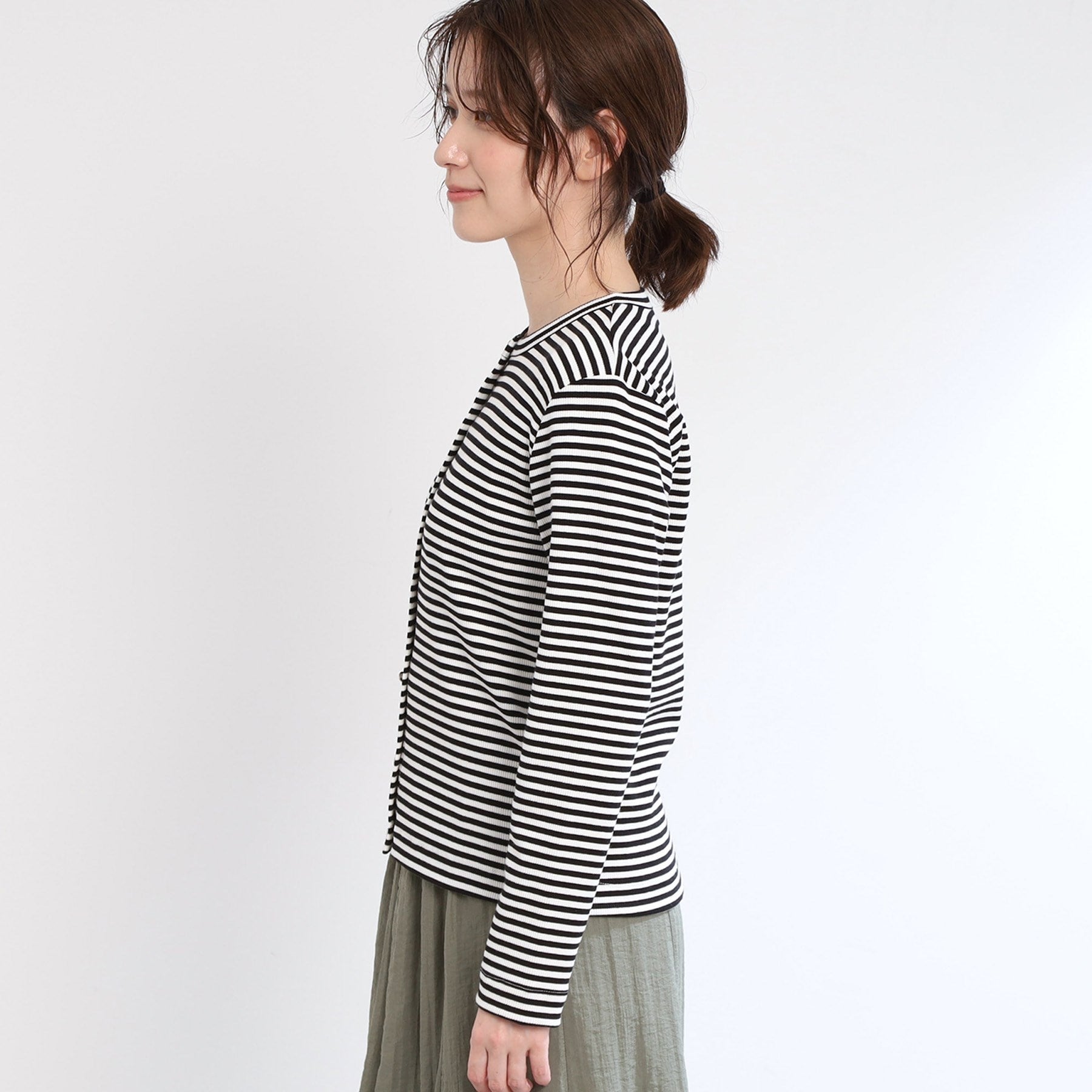 リフレクト Reflect 【E-QUALITY／手洗い可／一枚着でも◎】ドット風ボタンカーディガン （ブラック(319)） ブラック(319)