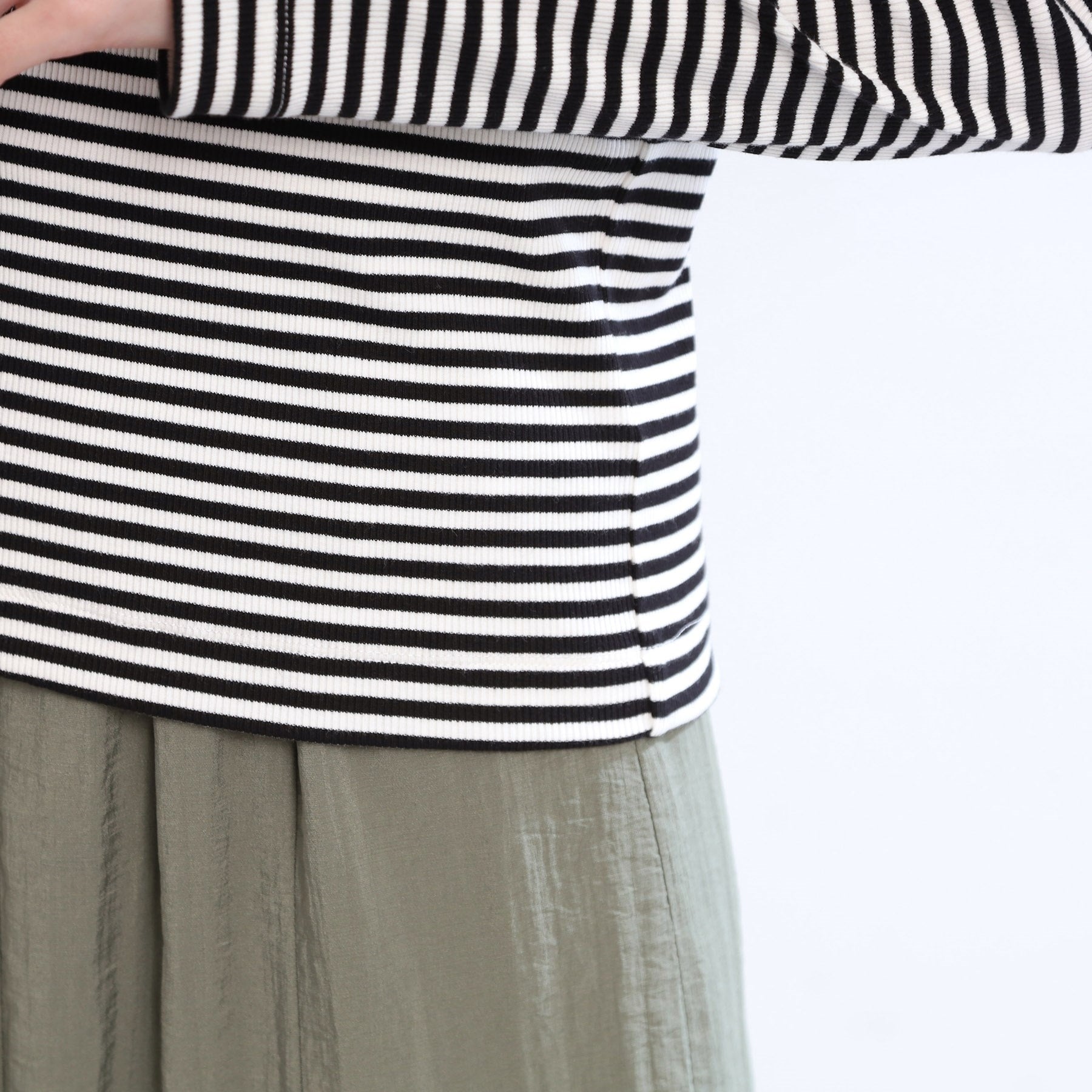 リフレクト Reflect 【E-QUALITY／手洗い可／一枚着でも◎】ドット風ボタンカーディガン （ブラック(319)） ブラック(319)