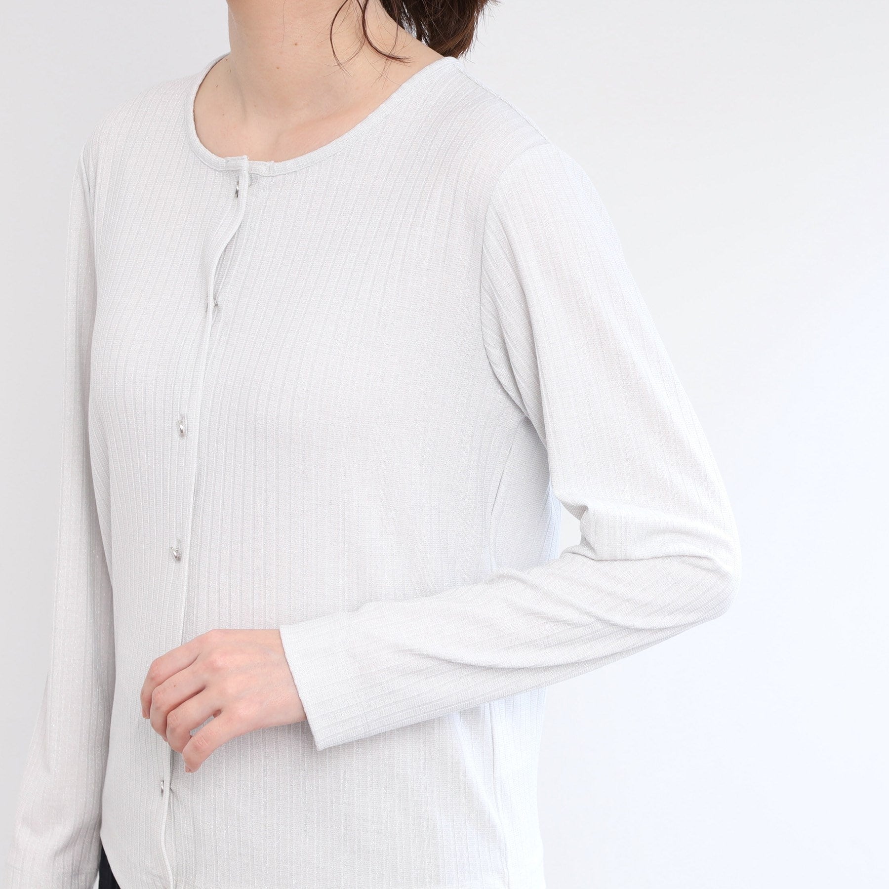 リフレクト Reflect 【E-QUALITY／手洗い可／一枚着でも◎】ラメ入りドット風ボタンカーディガン （ライトグレー(010)） ライトグレー(010)