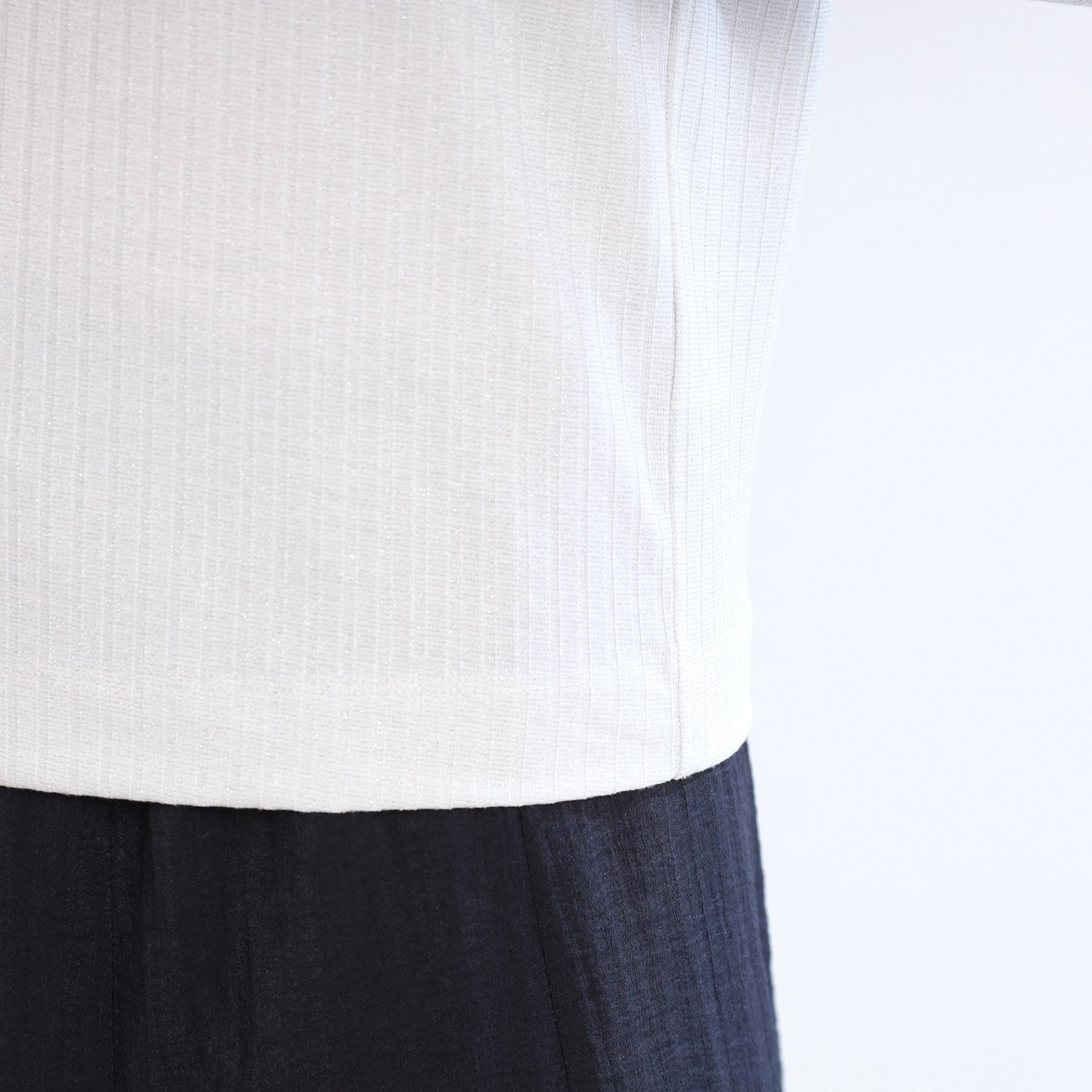 リフレクト Reflect 【E-QUALITY／手洗い可／一枚着でも◎】ラメ入りドット風ボタンカーディガン （ライトグレー(010)） ライトグレー(010)