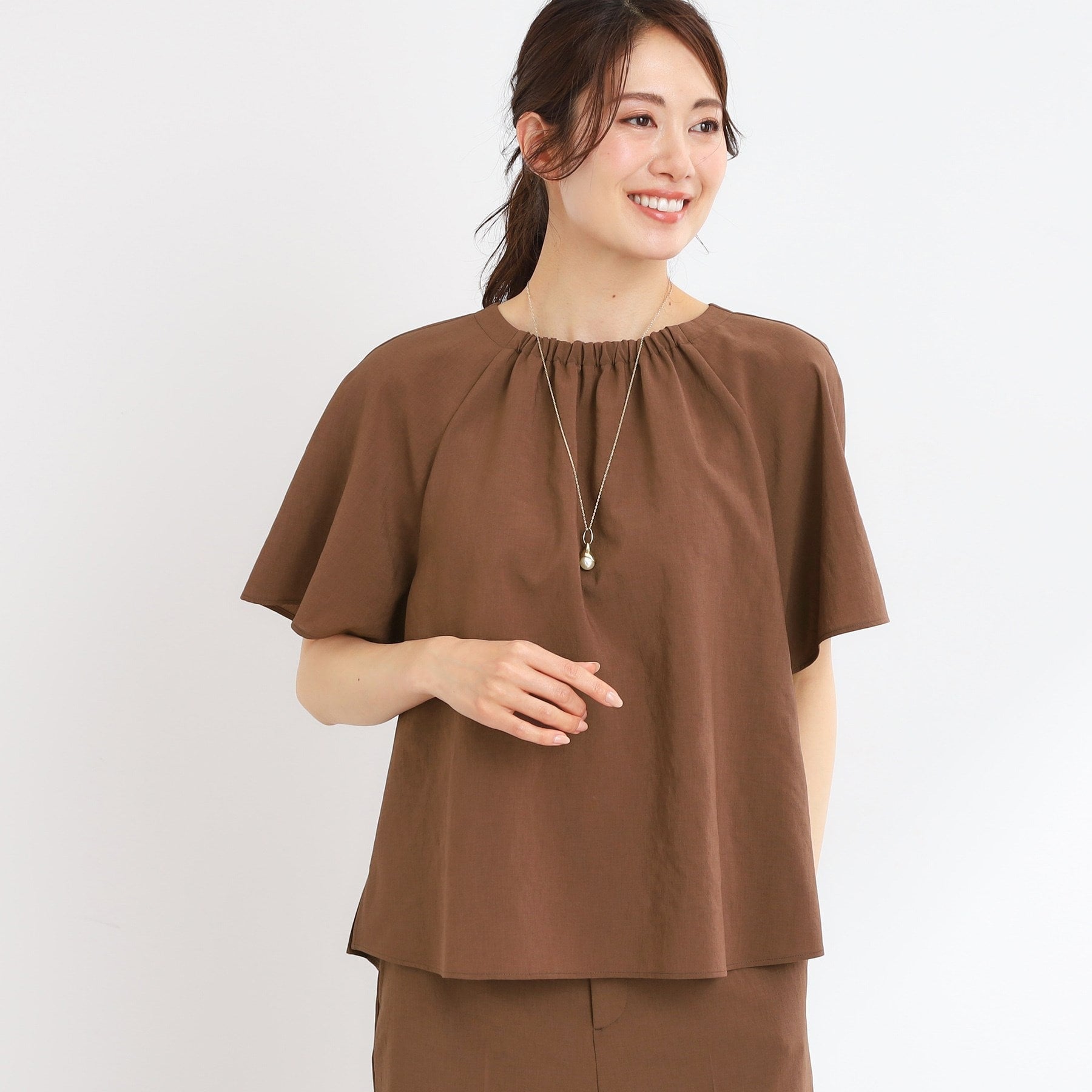 リフレクト Reflect 【UVカット／接触冷感／マシンウォッシュ可／吸水速乾／セットアップ可／夏の通勤におすすめ】ネックギャザータックブラウス （ブラック(019)） ブラック(019)