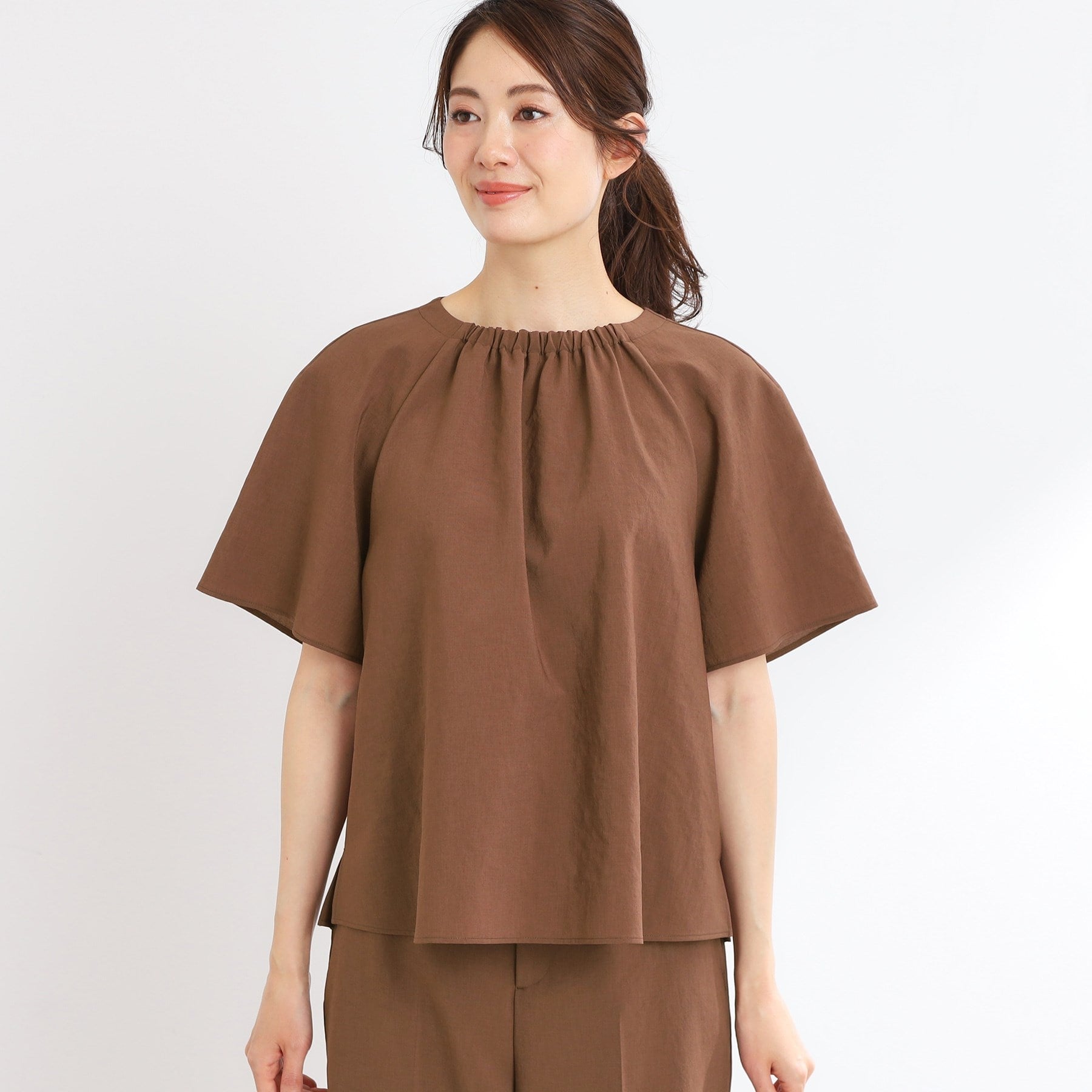 リフレクト Reflect 【UVカット／接触冷感／マシンウォッシュ可／吸水速乾／セットアップ可／夏の通勤におすすめ】ネックギャザータックブラウス （ブラック(019)） ブラック(019)