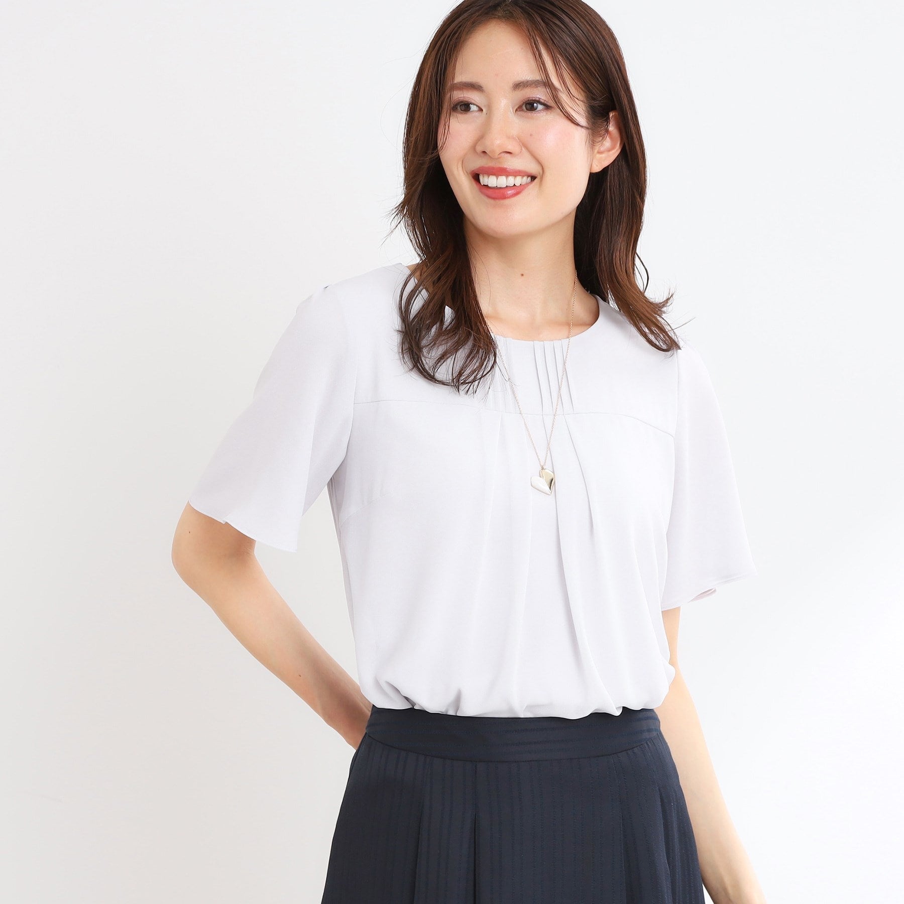 リフレクト Reflect 【UVカット／接触冷感／マシンウォッシュ可】横切替ピンタックデザインブラウス （ライトグレー(011)） ライトグレー(011)