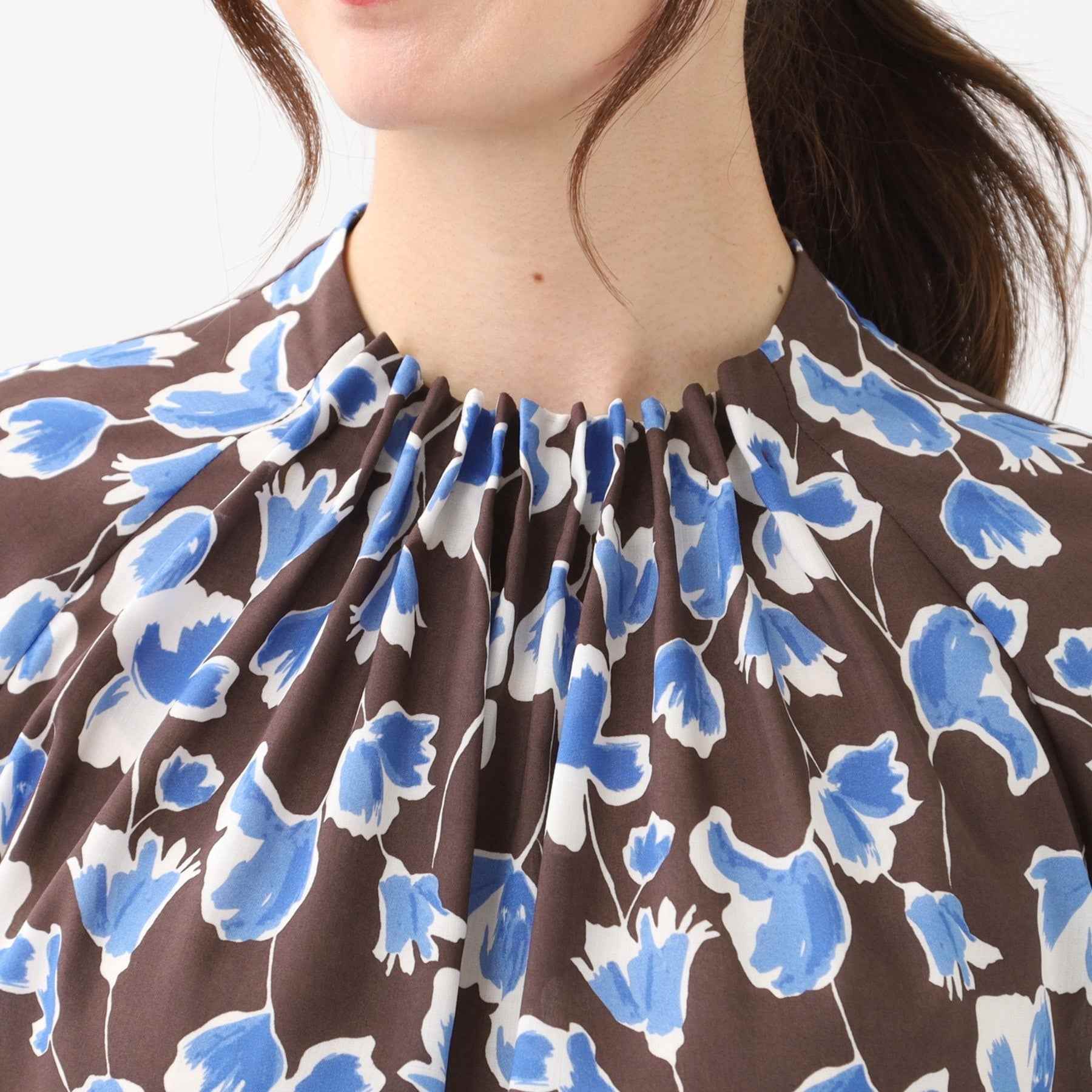 リフレクト Reflect 【ジャケットのインナーにおすすめ◎】花柄タックデザインブブラウス （ネイビー(194)） ネイビー(194)