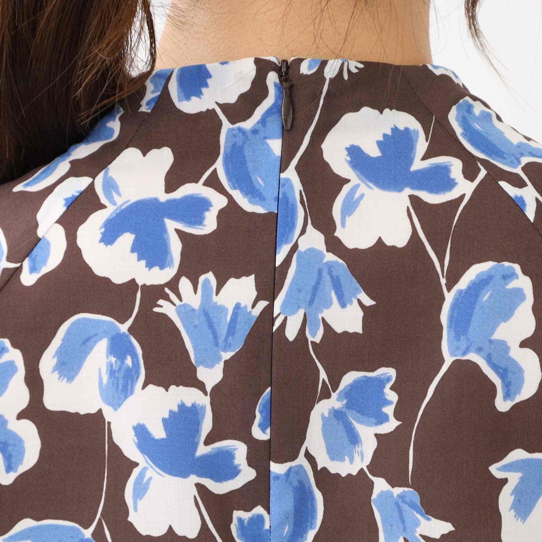 リフレクト Reflect 【ジャケットのインナーにおすすめ◎】花柄タックデザインブブラウス （ネイビー(194)） ネイビー(194)