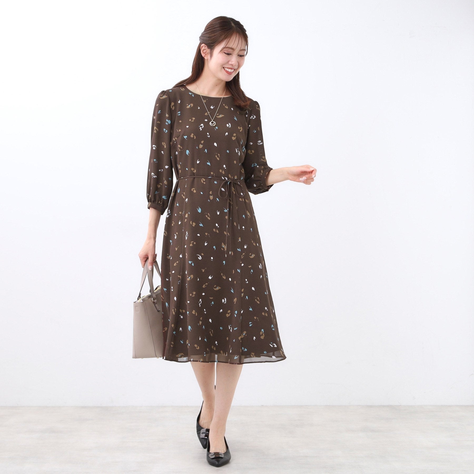 リフレクト Reflect 【ウエストリボン付き】フレアプリントワンピース （ネイビー(194)） ネイビー(194)