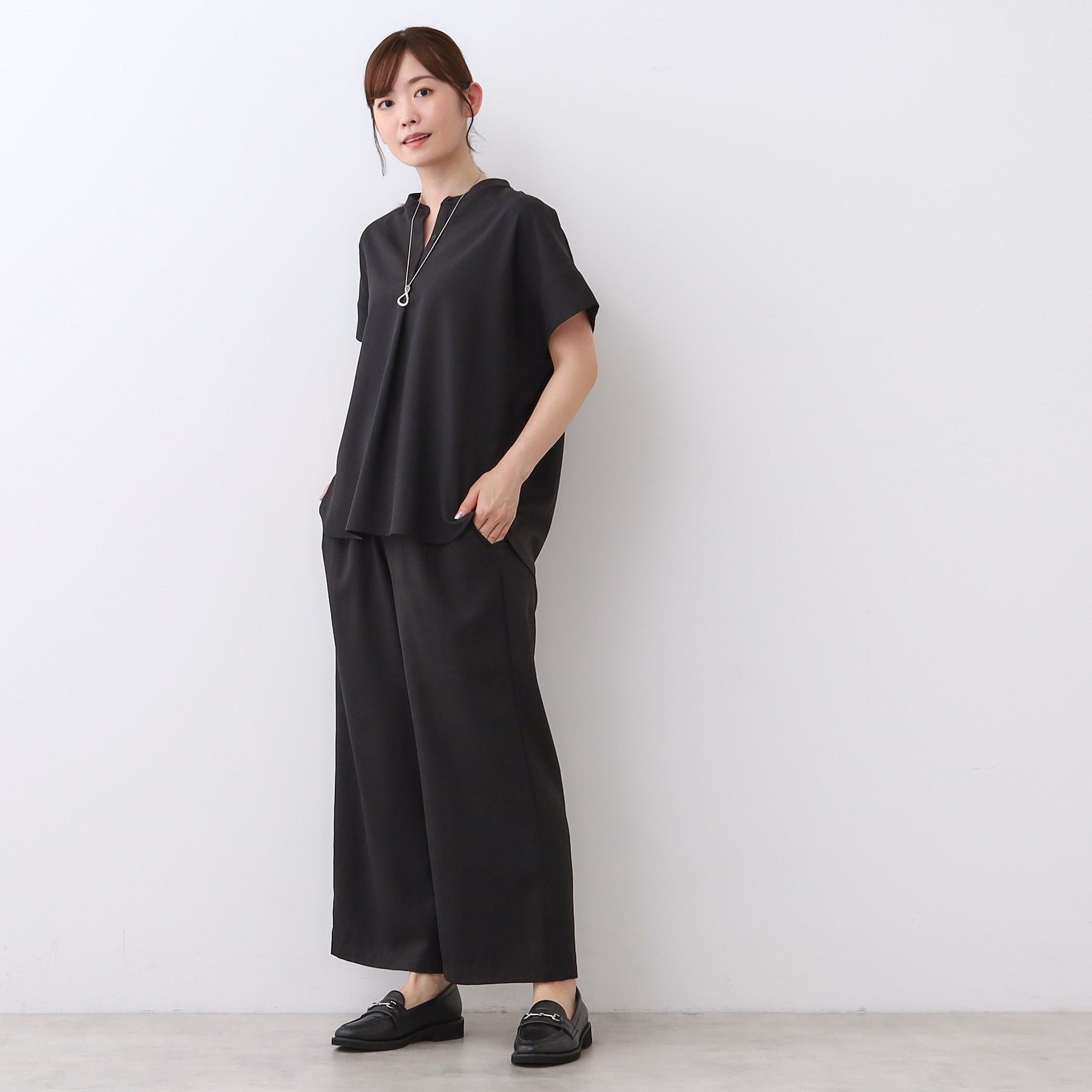 リフレクト Reflect 【E-QUALITY／ウエスト総ゴム／セットアップ／単品使いOK◎】ブラウス＋ストレートパンツセット （ブラック(019)） ブラック(019)