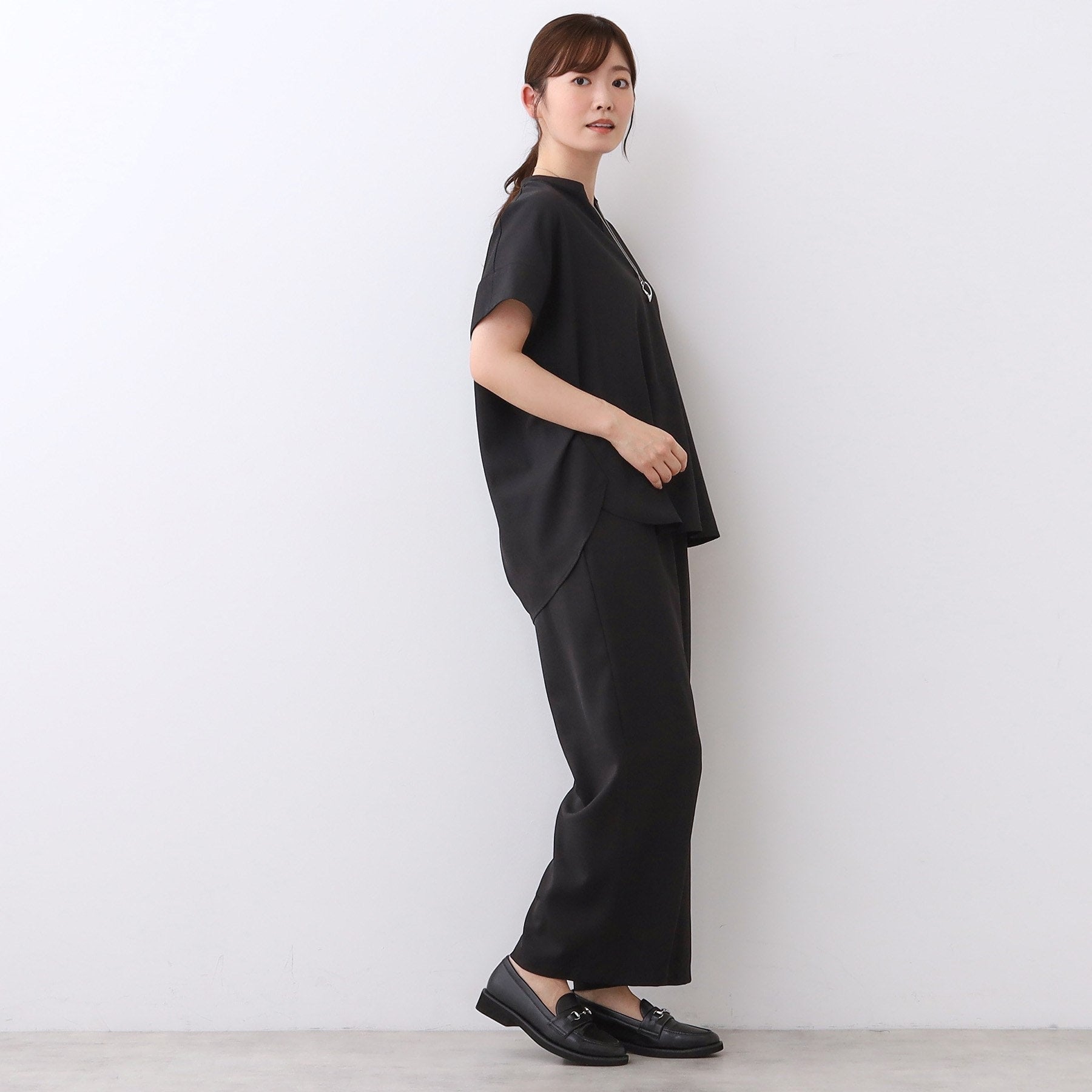 リフレクト Reflect 【E-QUALITY／ウエスト総ゴム／セットアップ／単品使いOK◎】ブラウス＋ストレートパンツセット （ブラック(019)） ブラック(019)