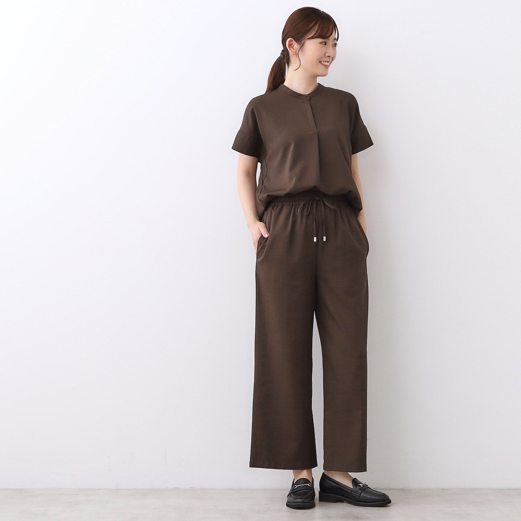 リフレクト Reflect 【E-QUALITY／ウエスト総ゴム／セットアップ／単品使いOK◎】ブラウス＋ストレートパンツセット （ブラック(019)） ブラック(019)