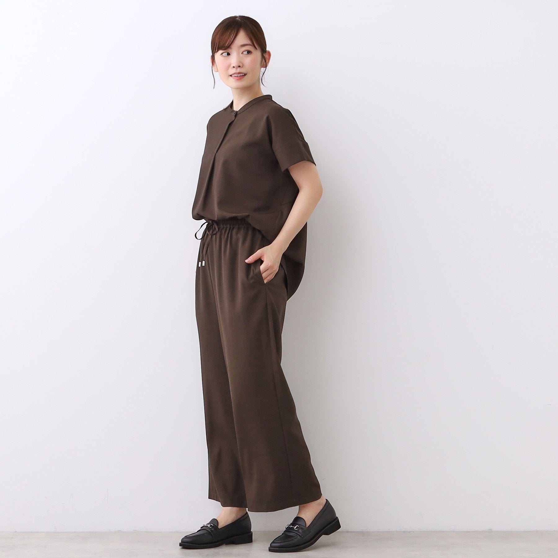 リフレクト Reflect 【E-QUALITY／ウエスト総ゴム／セットアップ／単品使いOK◎】ブラウス＋ストレートパンツセット （ブラック(019)） ブラック(019)