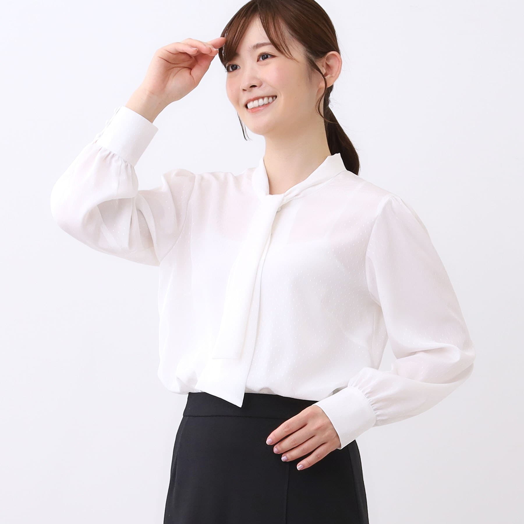 リフレクト Reflect 【きちんと見え／通勤／セレモニーにおすすめ◎】ドット柄ボウタイブラウス （ネイビー(094)） ネイビー(094)