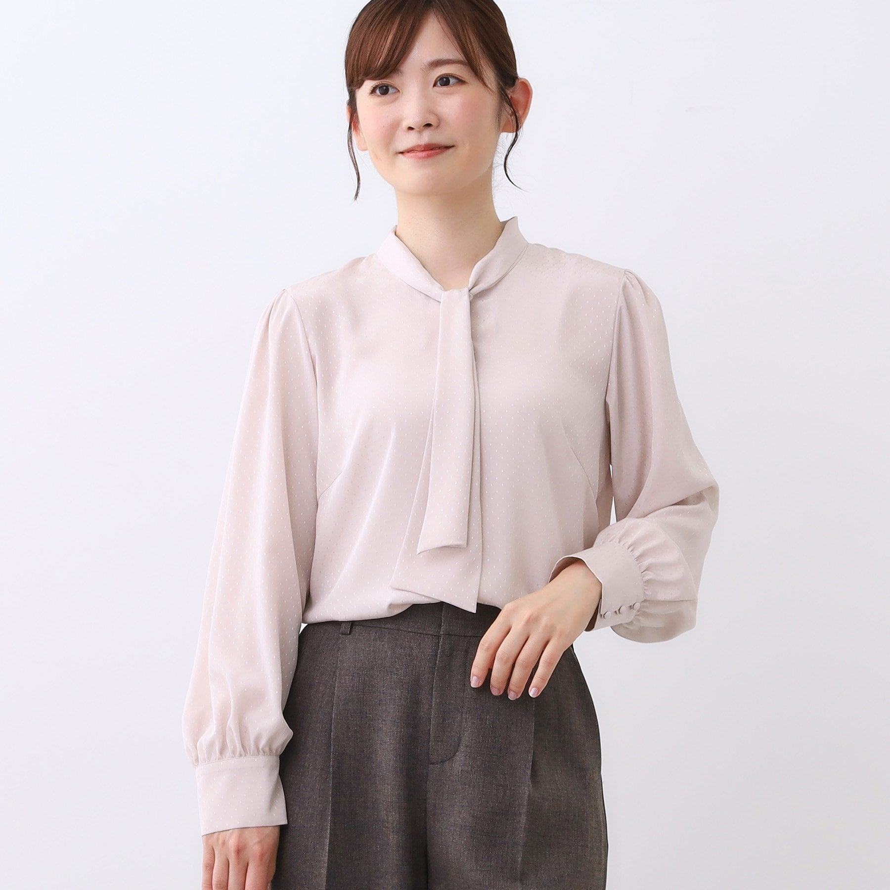リフレクト Reflect 【きちんと見え／通勤／セレモニーにおすすめ◎】ドット柄ボウタイブラウス （ネイビー(094)） ネイビー(094)