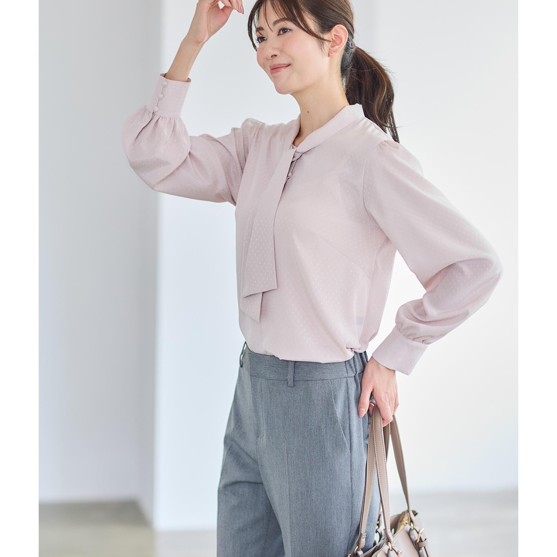 リフレクト Reflect 【きちんと見え／通勤／セレモニーにおすすめ◎】ドット柄ボウタイブラウス （ネイビー(094)） ネイビー(094)