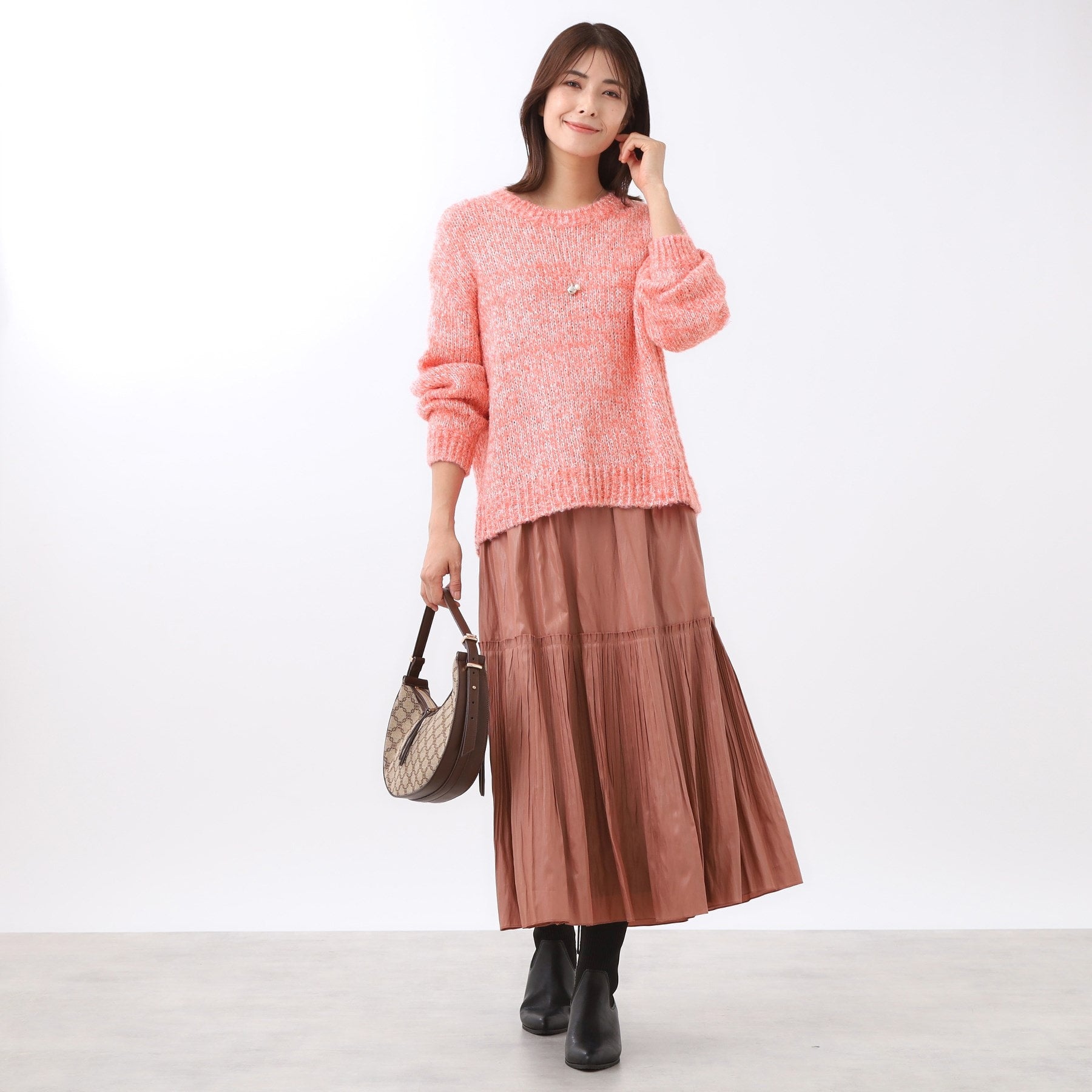 リフレクト Reflect 【一枚着で着映え◎／ゆったり着られるワンサイズ】スパンコール×ラメニット （レッド(461)） レッド(461)