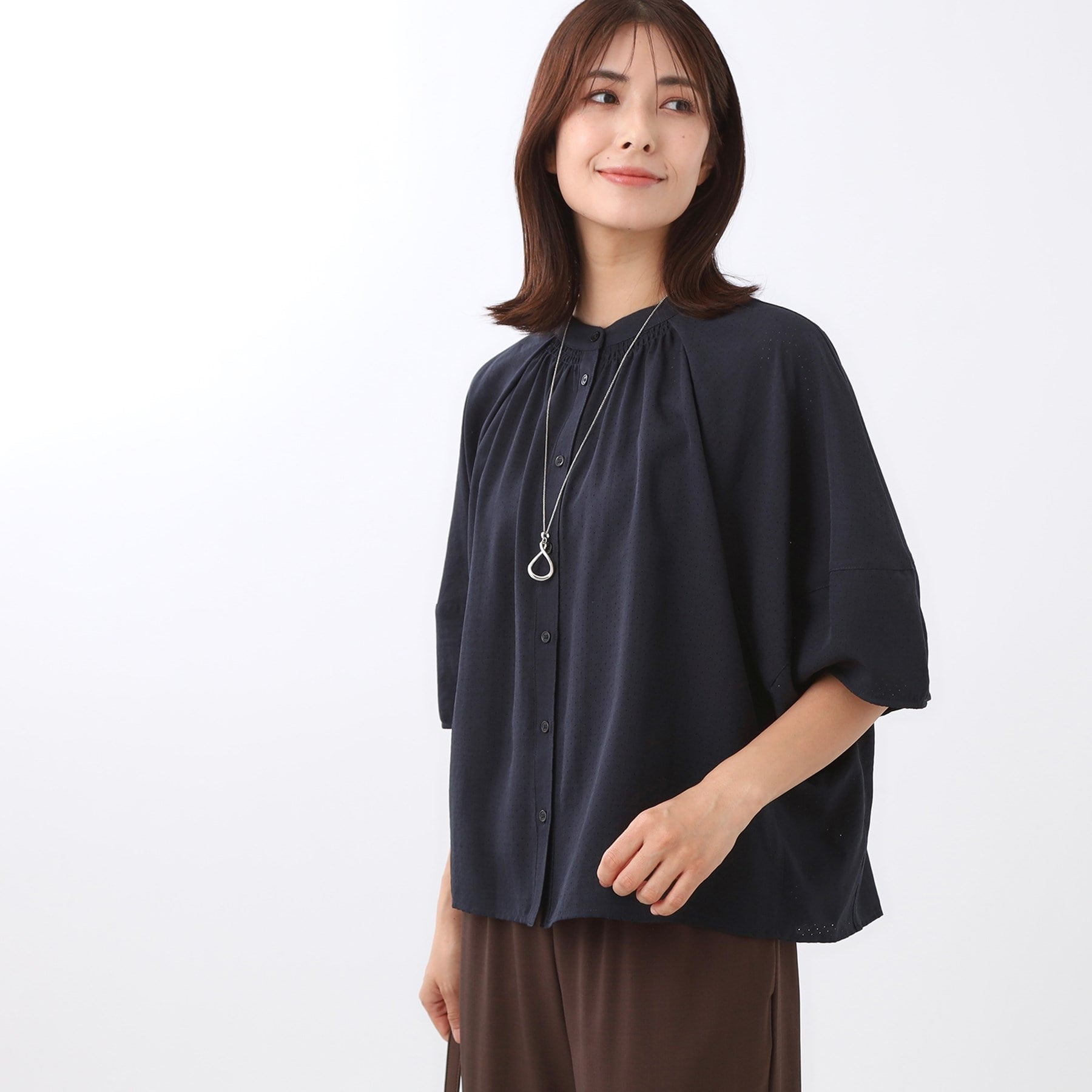 リフレクト Reflect 【E-QUALITY／体型カバー／ゆったり着られる◎】バンドカラー七分袖ブラウス （ネイビー(094)） ネイビー(094)