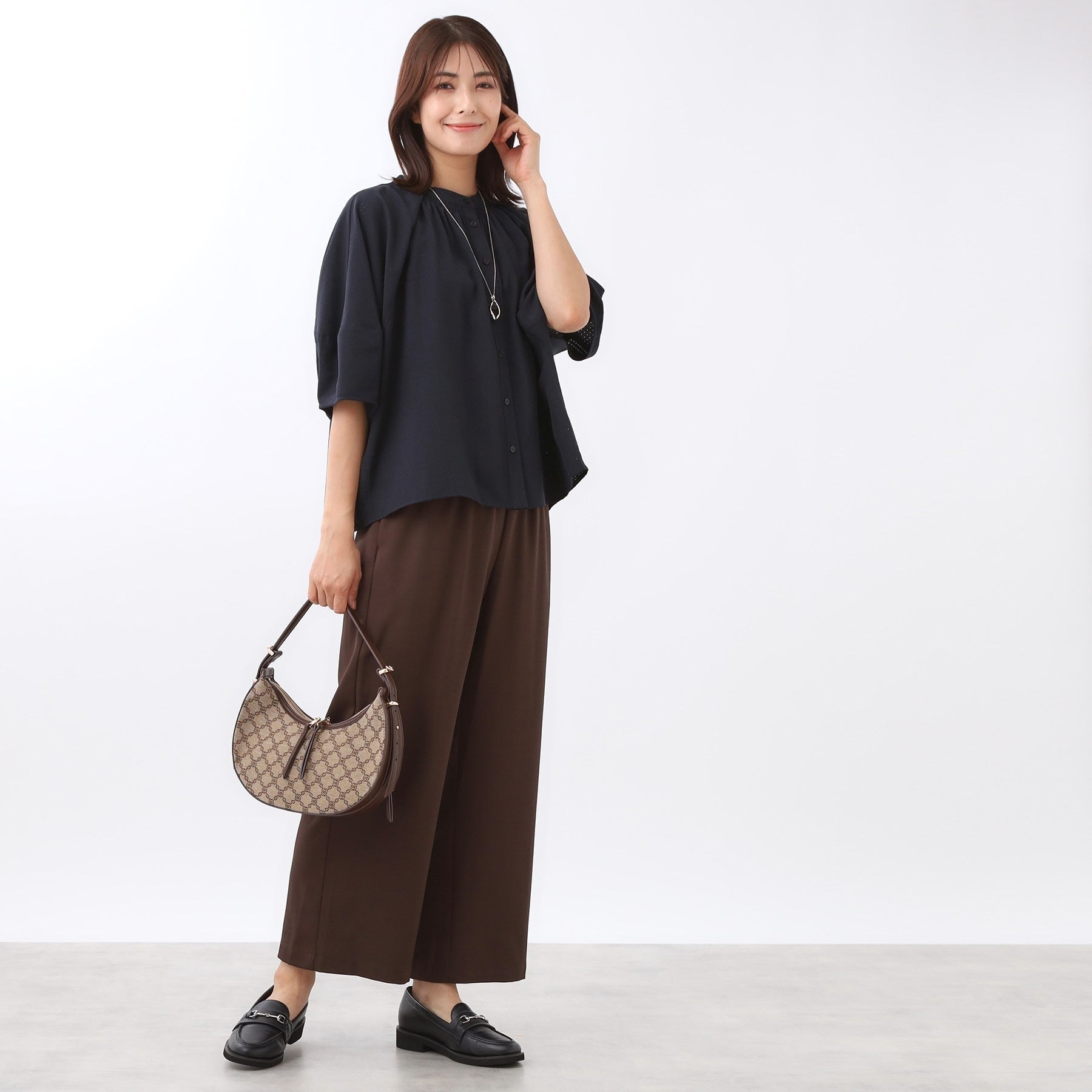 リフレクト Reflect 【E-QUALITY／体型カバー／ゆったり着られる◎】バンドカラー七分袖ブラウス （ネイビー(094)） ネイビー(094)