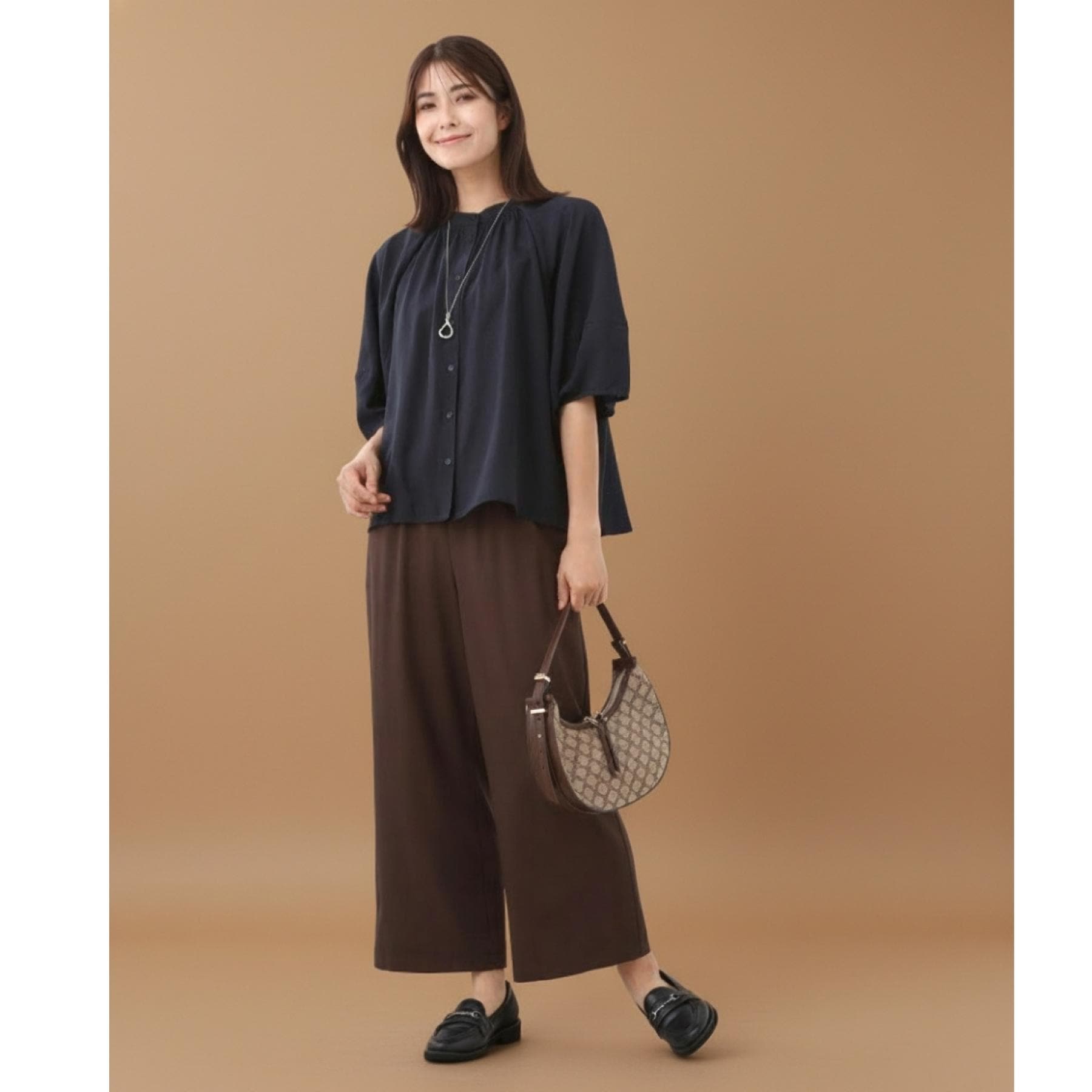 リフレクト Reflect 【E-QUALITY／体型カバー／ゆったり着られる◎】バンドカラー七分袖ブラウス （ネイビー(094)） ネイビー(094)