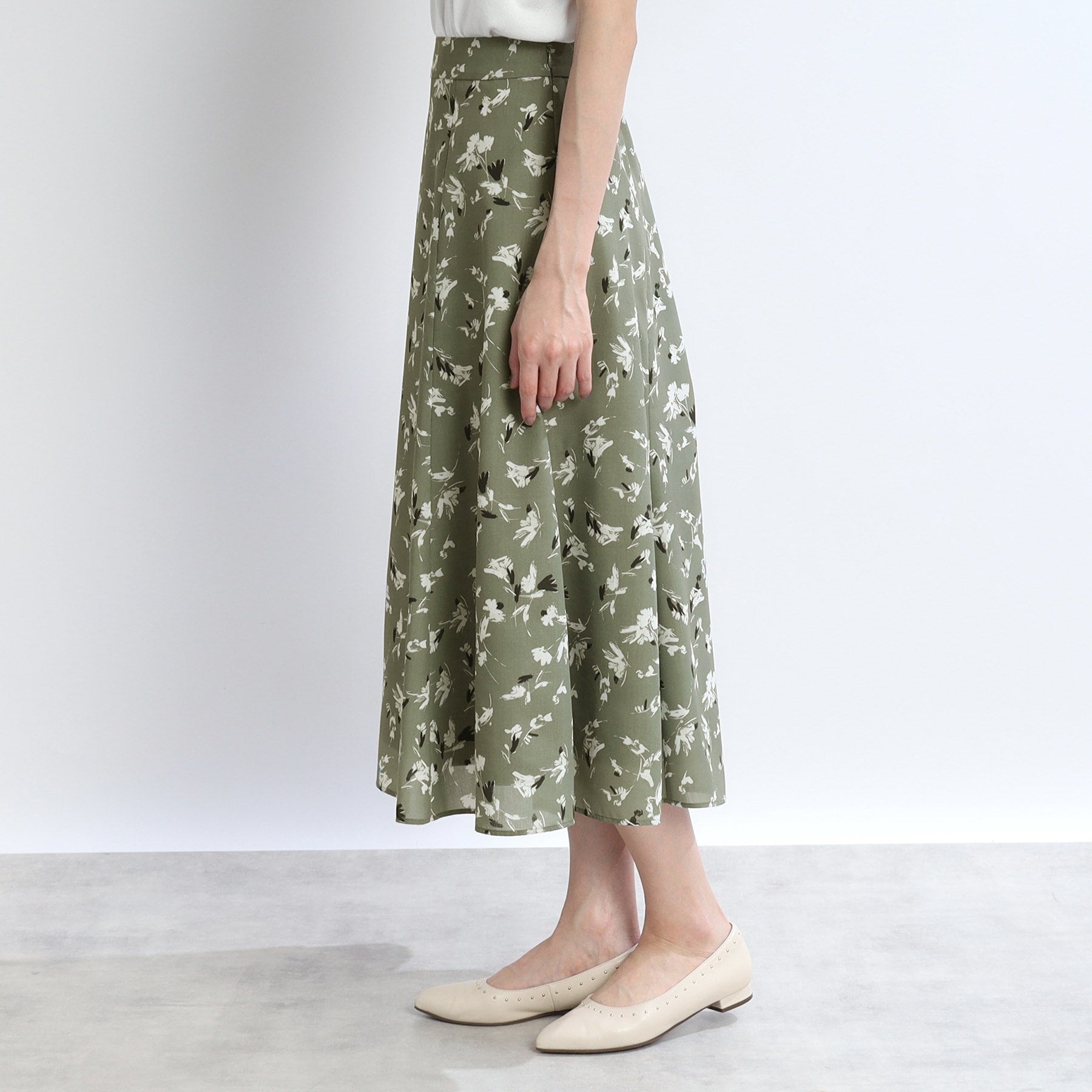 リフレクト Reflect 【マシンウォッシュ可】フラワー柄フレアスカート （オフホワイト(103)） オフホワイト(103)