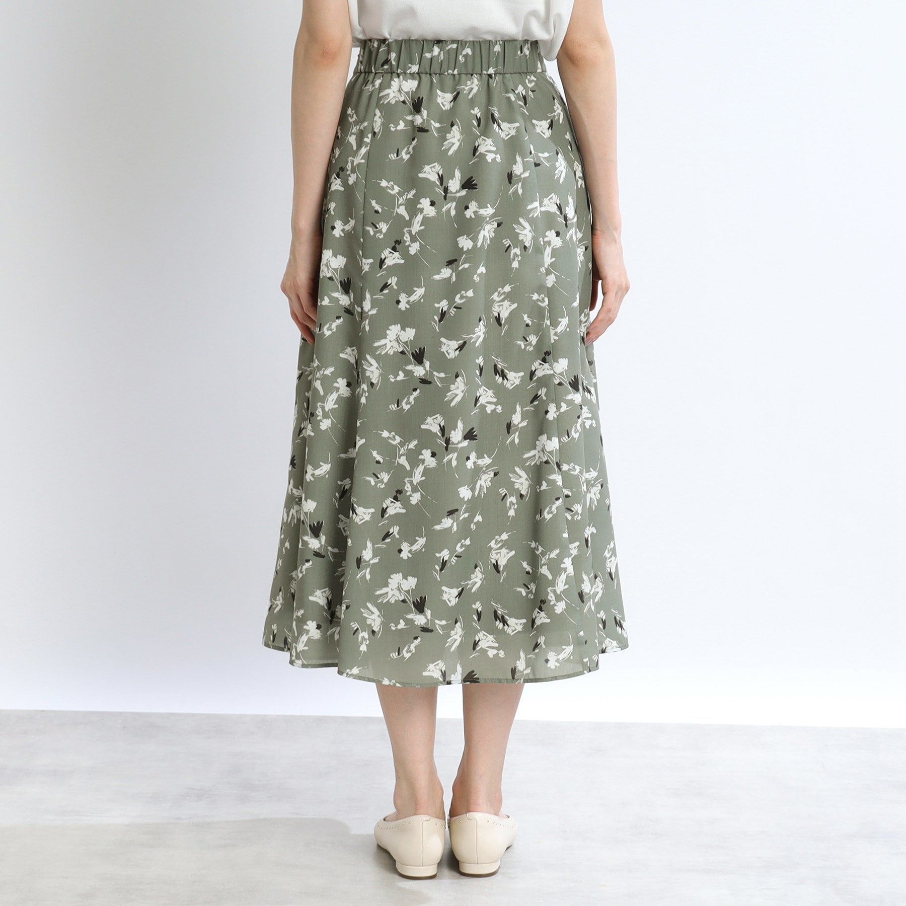 リフレクト Reflect 【マシンウォッシュ可】フラワー柄フレアスカート （オフホワイト(103)） オフホワイト(103)