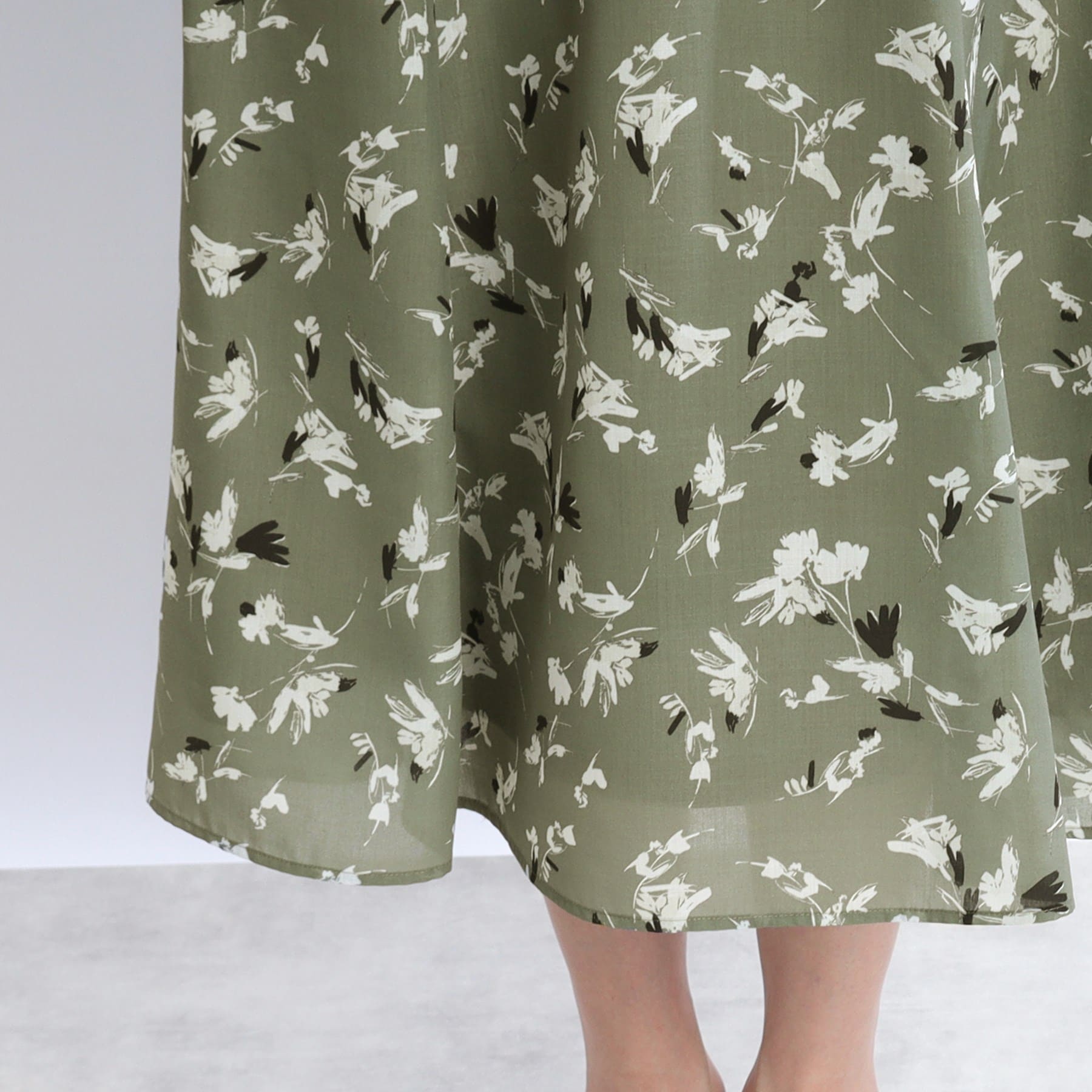 リフレクト Reflect 【マシンウォッシュ可】フラワー柄フレアスカート （オフホワイト(103)） オフホワイト(103)