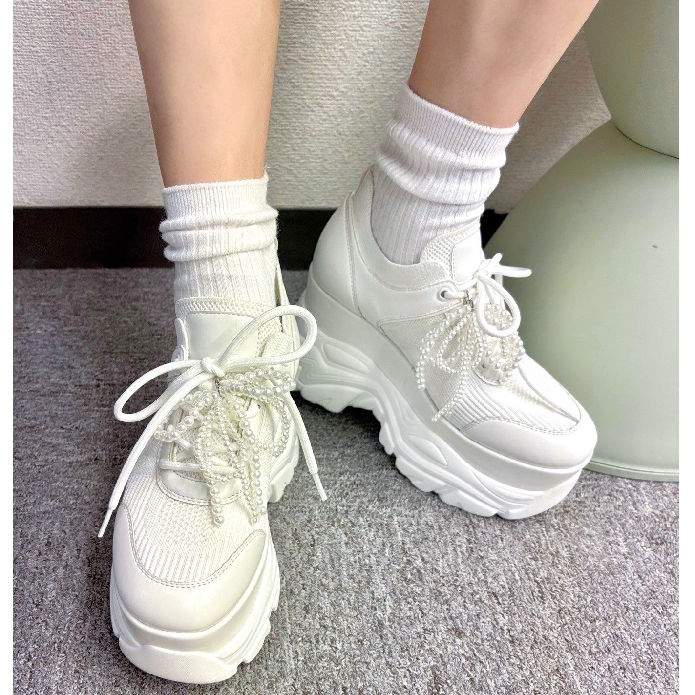 アールアンドイー R&E 【2025AW】【R&E】＜2way＞厚底ラバーソールリボンチャーム付きニットコンビスニーカー （ホワイト） ホワイト