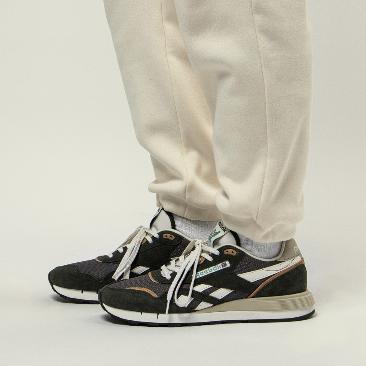 リーボック Reebok クラシックナイロン 89（CLASSIC NYLON 89） （グリーン） グリーン
