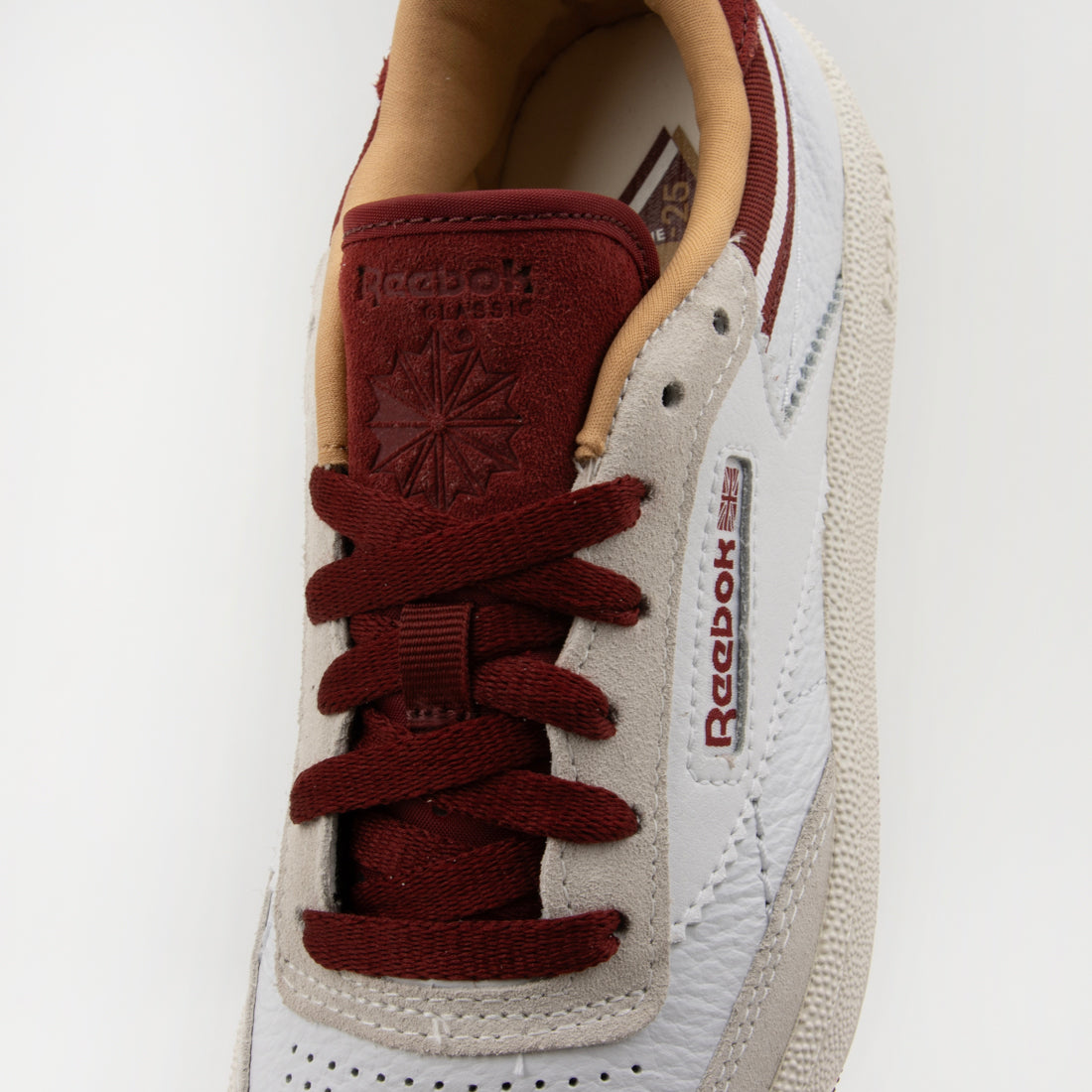 クラブシー 85 / CLUB C 85 （ホワイト/レッド） ホワイト/レッド