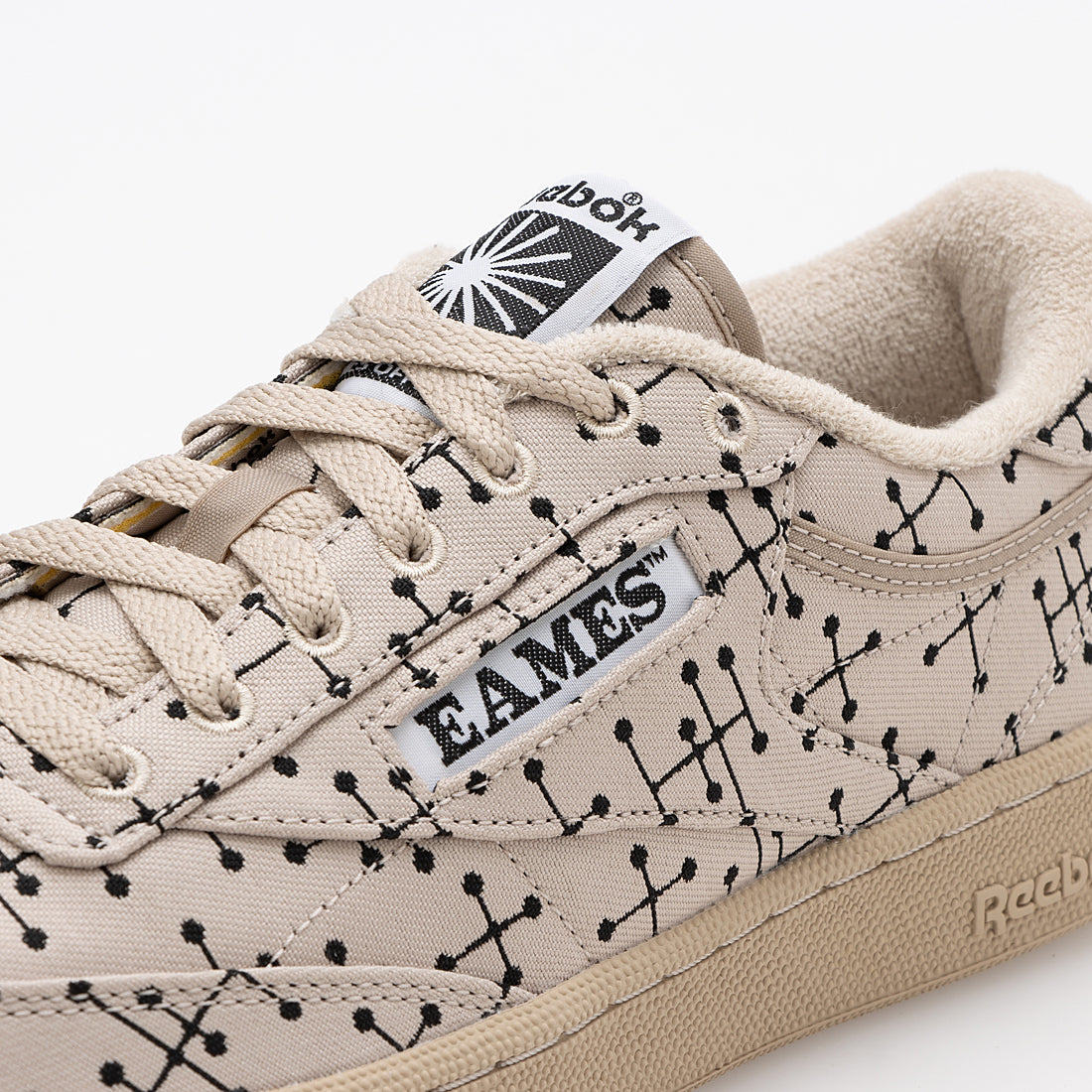 Eames CLUB C 85