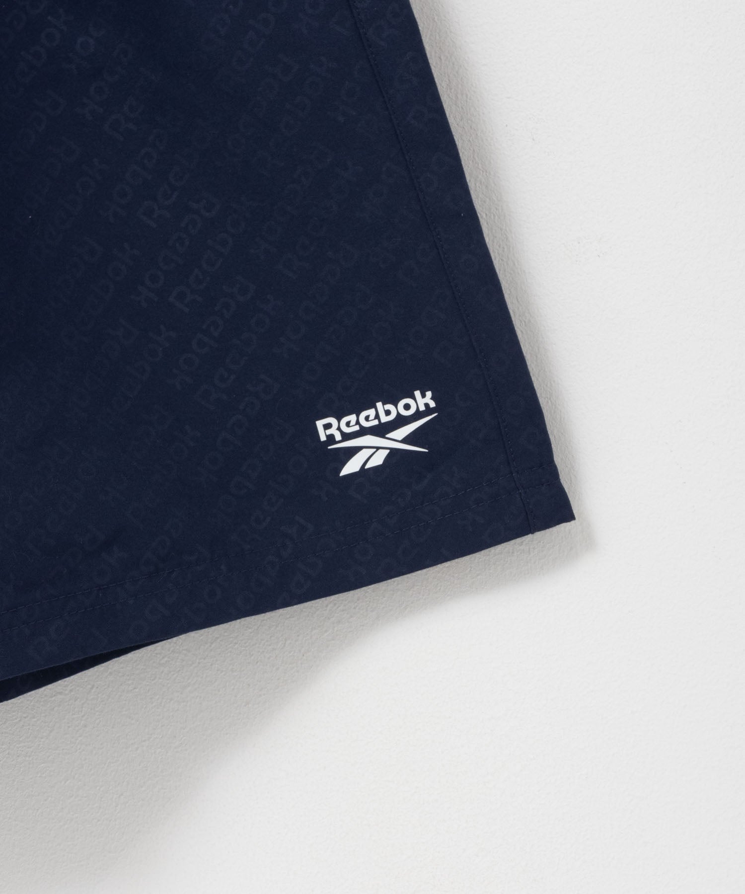 リーボック Reebok エンボスサーフショートパンツ （ホワイト） ホワイト