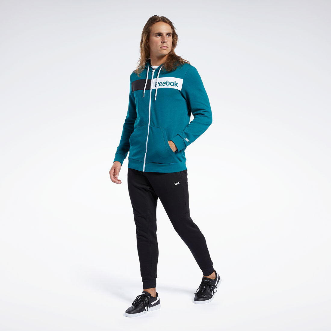 トレーニング エッセンシャルズ リニア ロゴ フーディー / Training Essentials Linear Logo Hoodie