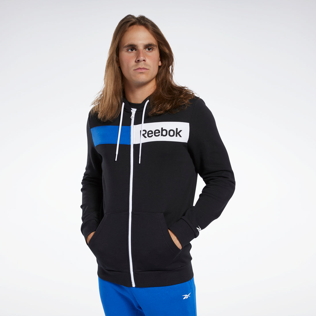 トレーニング エッセンシャルズ リニア ロゴ フーディー / Training Essentials Linear Logo Hoodie,ﾌﾞﾗｯｸ