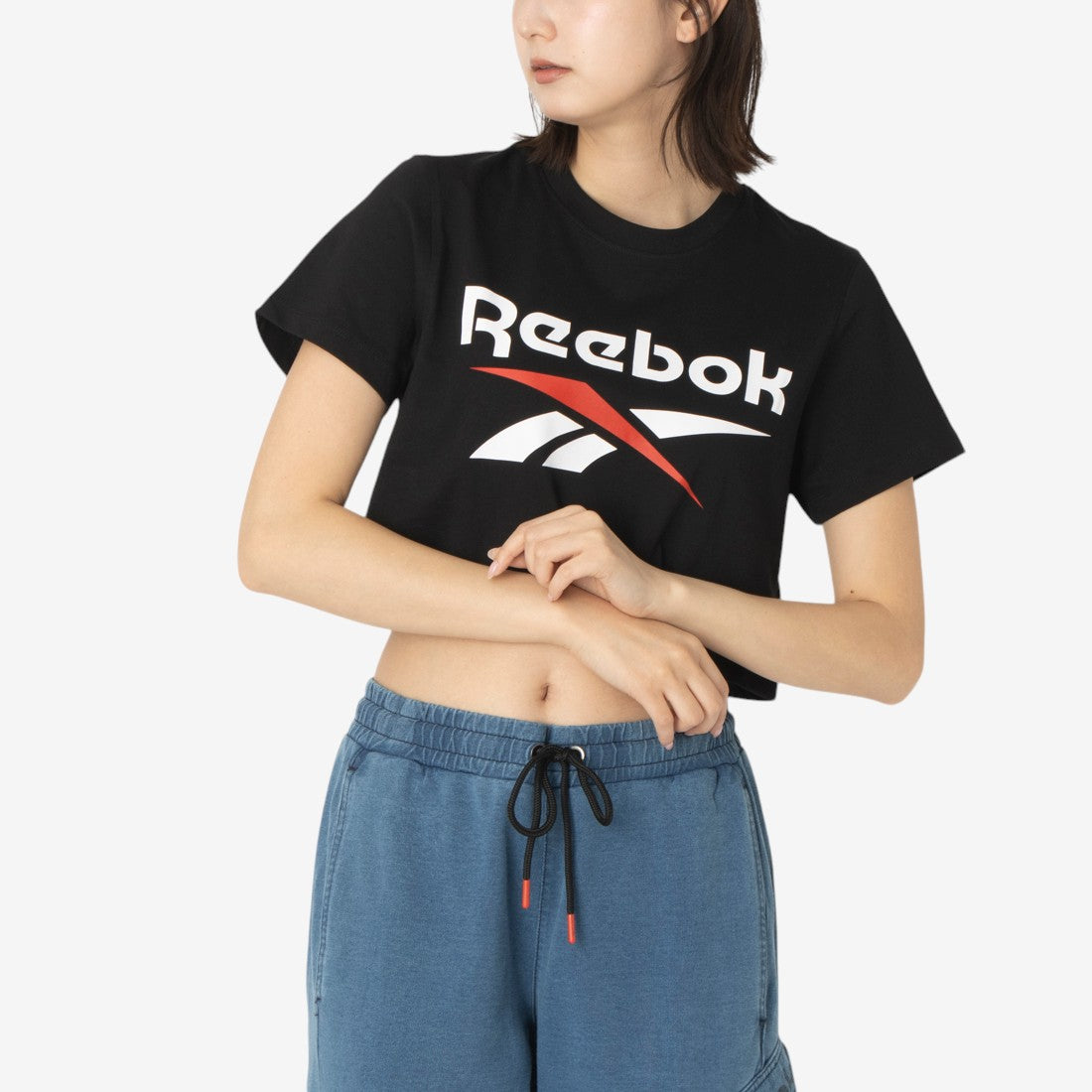 2カラーロゴ クロップド Tシャツ / SADIE 2 COLOUR LOGO CRW CROPPED SS TEE （ブラック） ブラック
