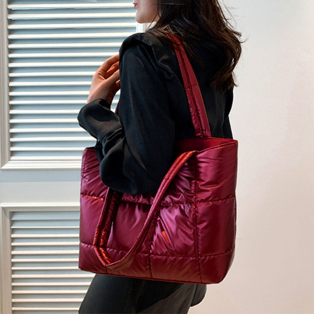 リアルスタイル REAL STYLE トートバッグ レディース パフバッグ メタリックカラー 小さめ ショルダー 肩掛け 軽量 可愛い おしゃれ キルティング パフ 通勤 通学 旅行 大人 バック,ワインレッド