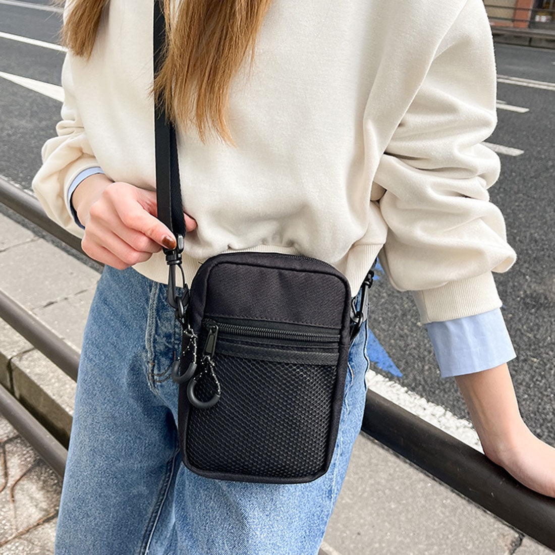 リアルスタイル REAL STYLE ショルダーバッグ レディース メンズ 小さめ 斜めがけ 肩掛け 軽量 ミニ ナイロン ポーチ サコッシュ ポシェット 小物入れ スマホ おしゃれ アウトドア 収納 メッシュポケット