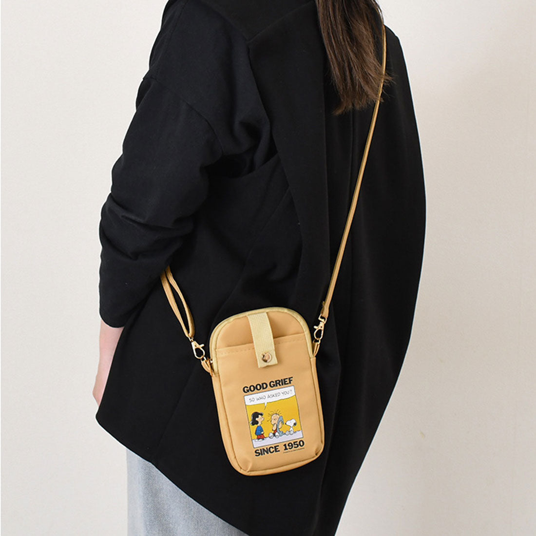リアルスタイル REAL STYLE スマホショルダーバッグ レディース 斜めがけ 縦型 軽い スヌーピー SNOOPY サコッシュ ポシェット ポーチ キャラクター グッズ （ホワイト） ホワイト