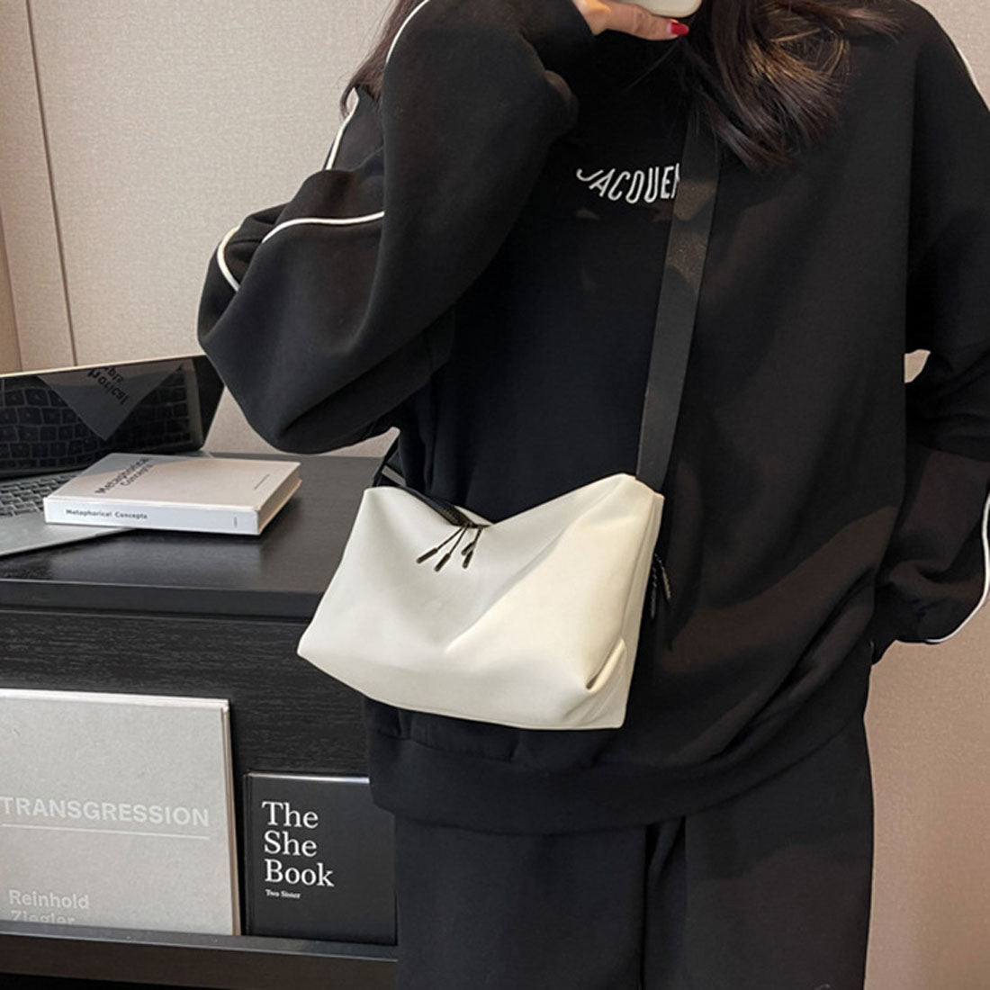 リアルスタイル REAL STYLE ショルダーバッグ レディース メンズ 軽い 軽量 小さめ 斜めがけ ナイロン 横型 スクエア ミニ 無地 カジュアル 自転車 旅行 韓国 （ホワイト） ホワイト