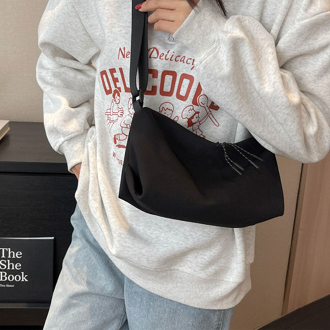 リアルスタイル REAL STYLE ショルダーバッグ レディース メンズ 軽い 軽量 小さめ 斜めがけ ナイロン 横型 スクエア ミニ 無地 カジュアル 自転車 旅行 韓国 （ブラック） ブラック