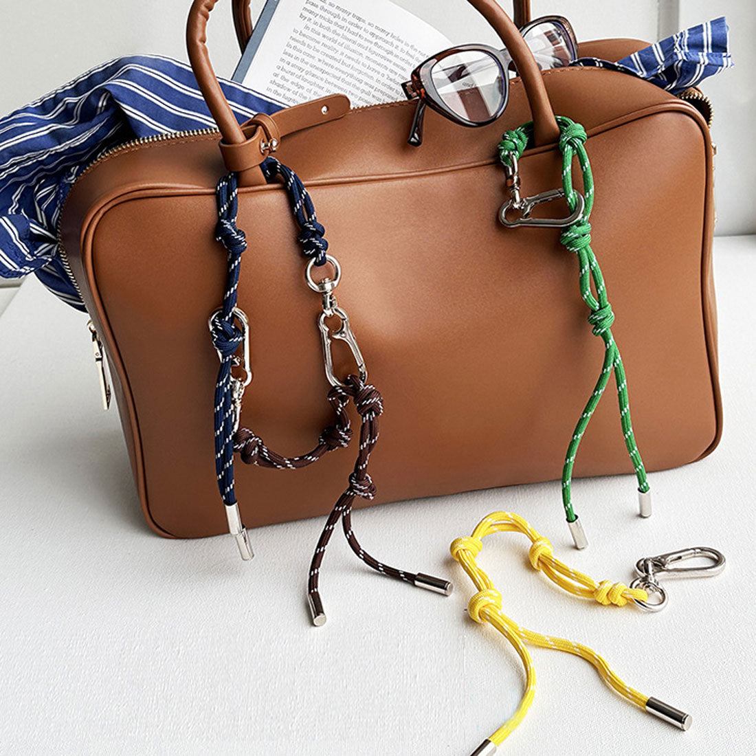 リアルスタイル REAL STYLE パラコード チャーム ストラップ キーホルダー バッグ スマホ アクセサリー ハンドストラップ おしゃれ 車 鍵 カラビナ かわいい トレンド