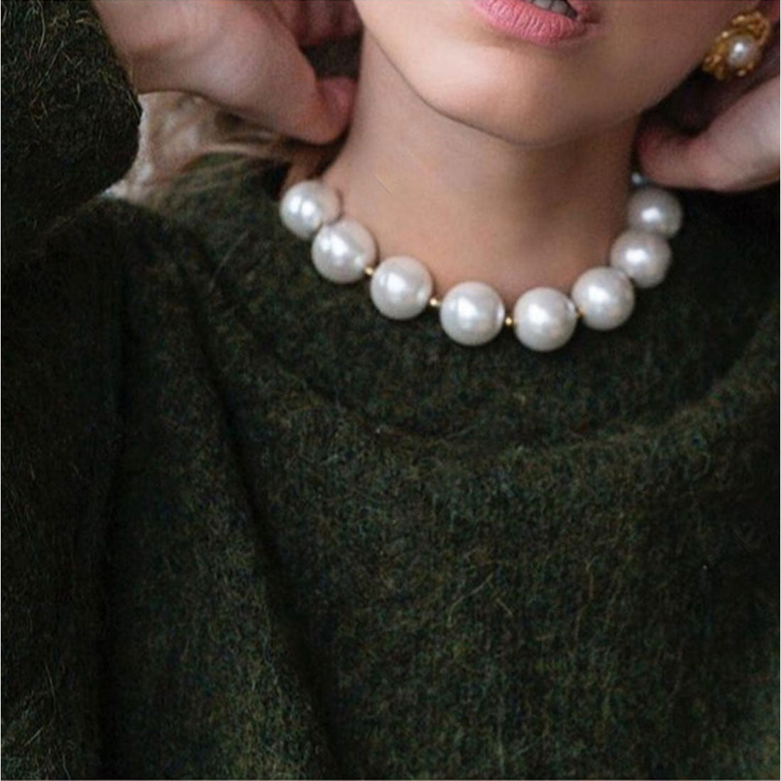 REAL STYLE Necklace for Women, Fake Pearl, Accessories, Jewelry, Big Motif, Elegant, Stylish, High-end Look, Gift, Korean Fashion, Chincha Korea