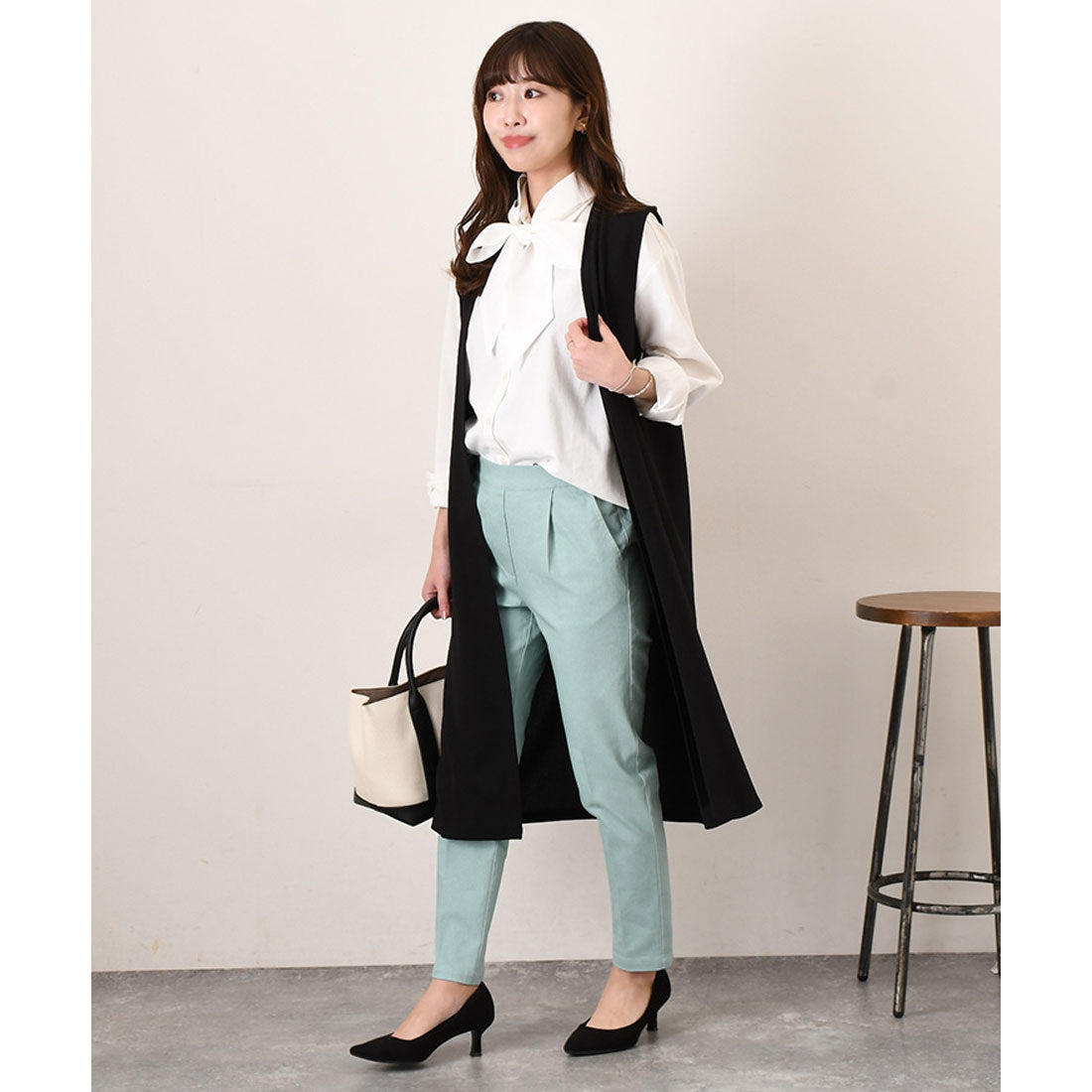 リアルスタイル REAL STYLE テーパードパンツ レディース ストレッチ ボトムス 春 夏 秋 冬 薄手 きれいめ オフィスカジュアル ウエストゴム スラックス 美脚 フォーマル 仕事 通勤着