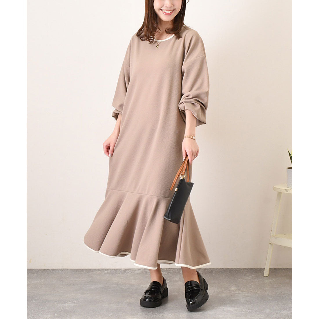リアルスタイル REAL STYLE ワンピース レディース 長袖 春 ロング きれいめ エンボス 速乾 マーメイド Aライン 無地 おしゃれ 体型カバー オフィス かわいい 韓国ファッション チンチャコリア （ベージュ） ベージュ