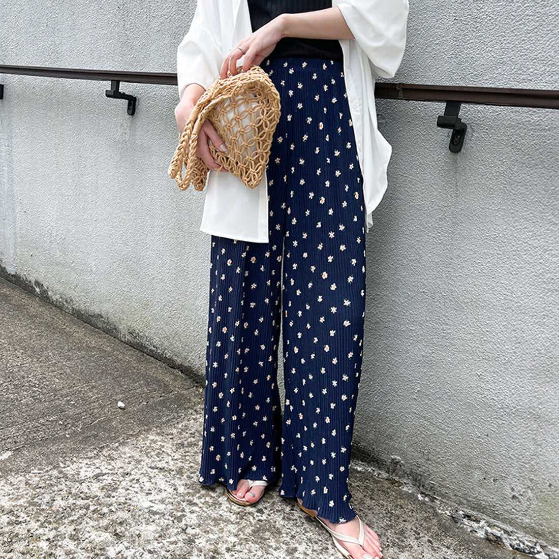 リアルスタイル REAL STYLE ワイドパンツ レディース きれいめ 夏 涼しい プリーツ 花柄 軽い ズボン ガウチョ ボトムス ウエストゴム ゆったり 速乾 プリント （ネイビー） ネイビー