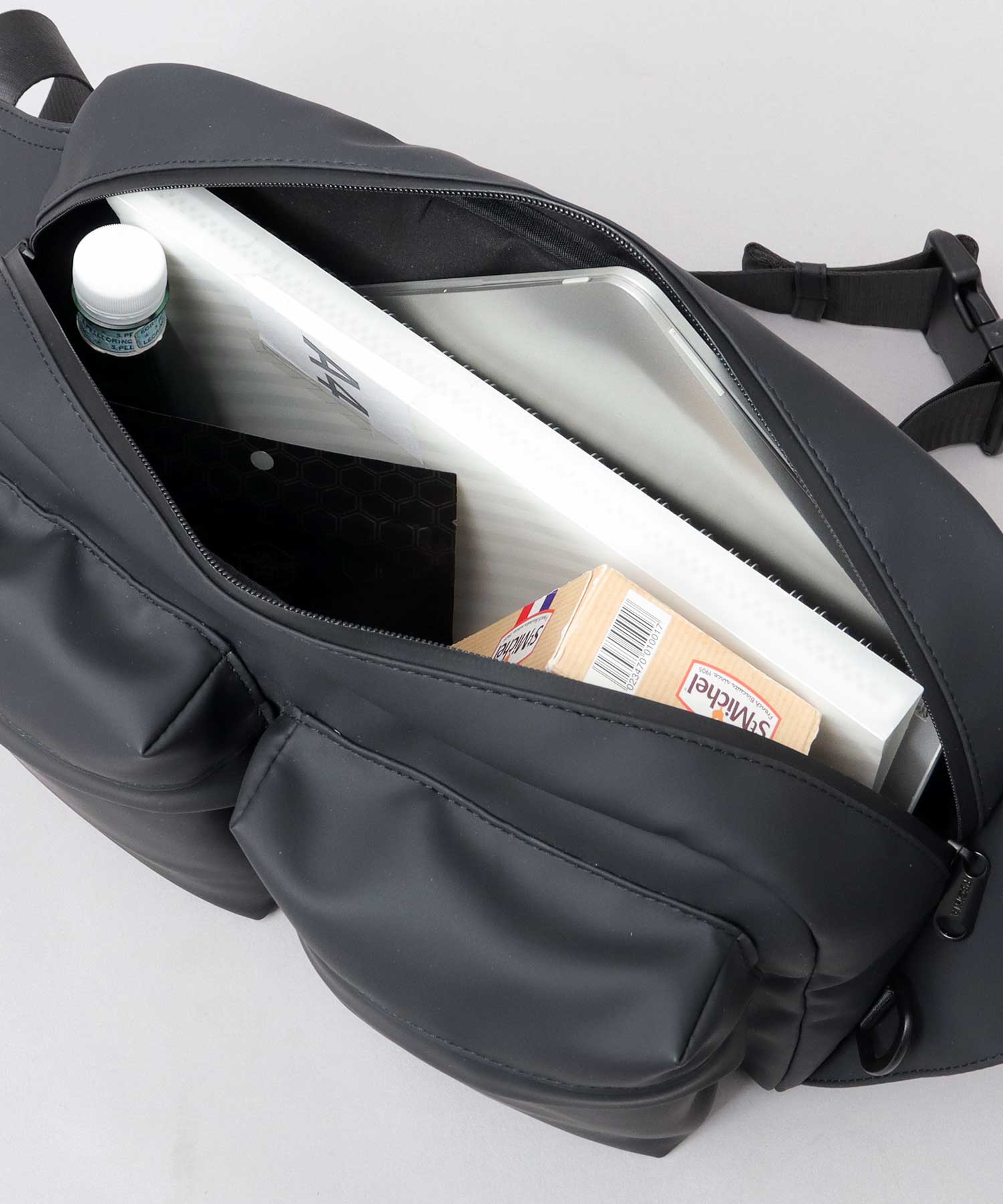 REGiSTA Messenger Big Body Bag